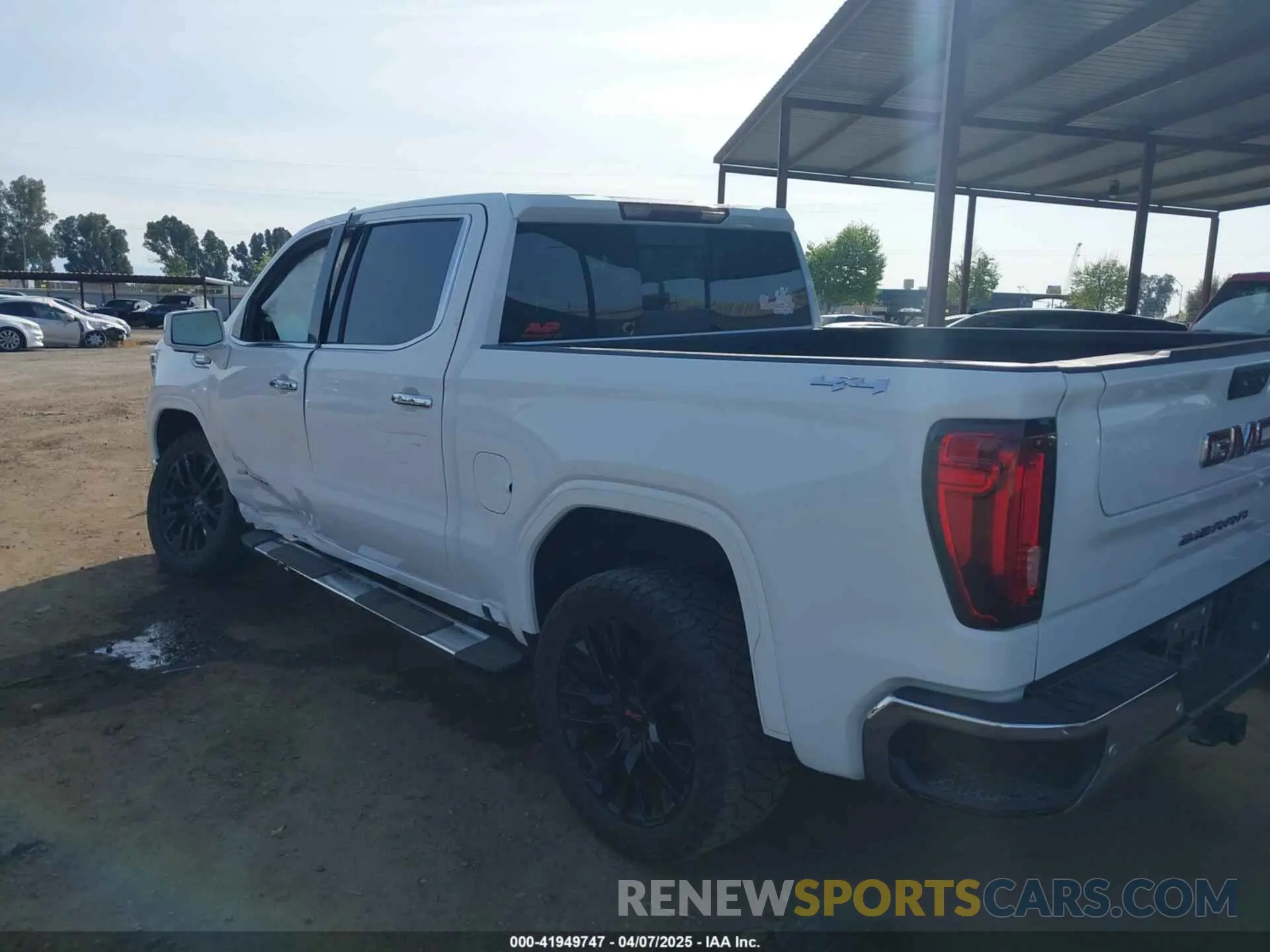 3 fotografías del automóvil dañado 3GTUUDE89PG302579 GMC SIERRA 1500 2023
