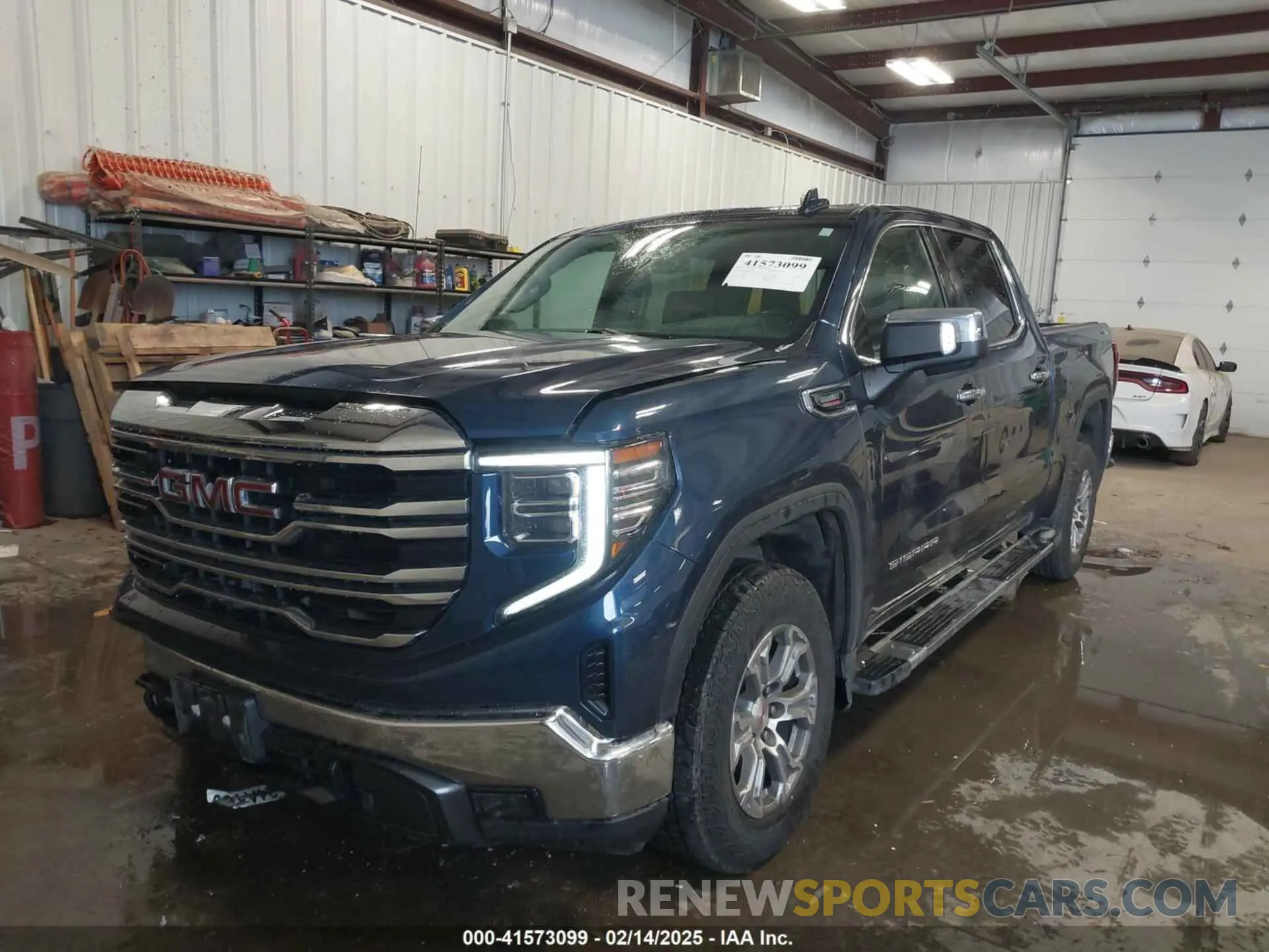 2 fotografías del automóvil dañado 3GTUUDE8XPG250332 GMC SIERRA 1500 2023