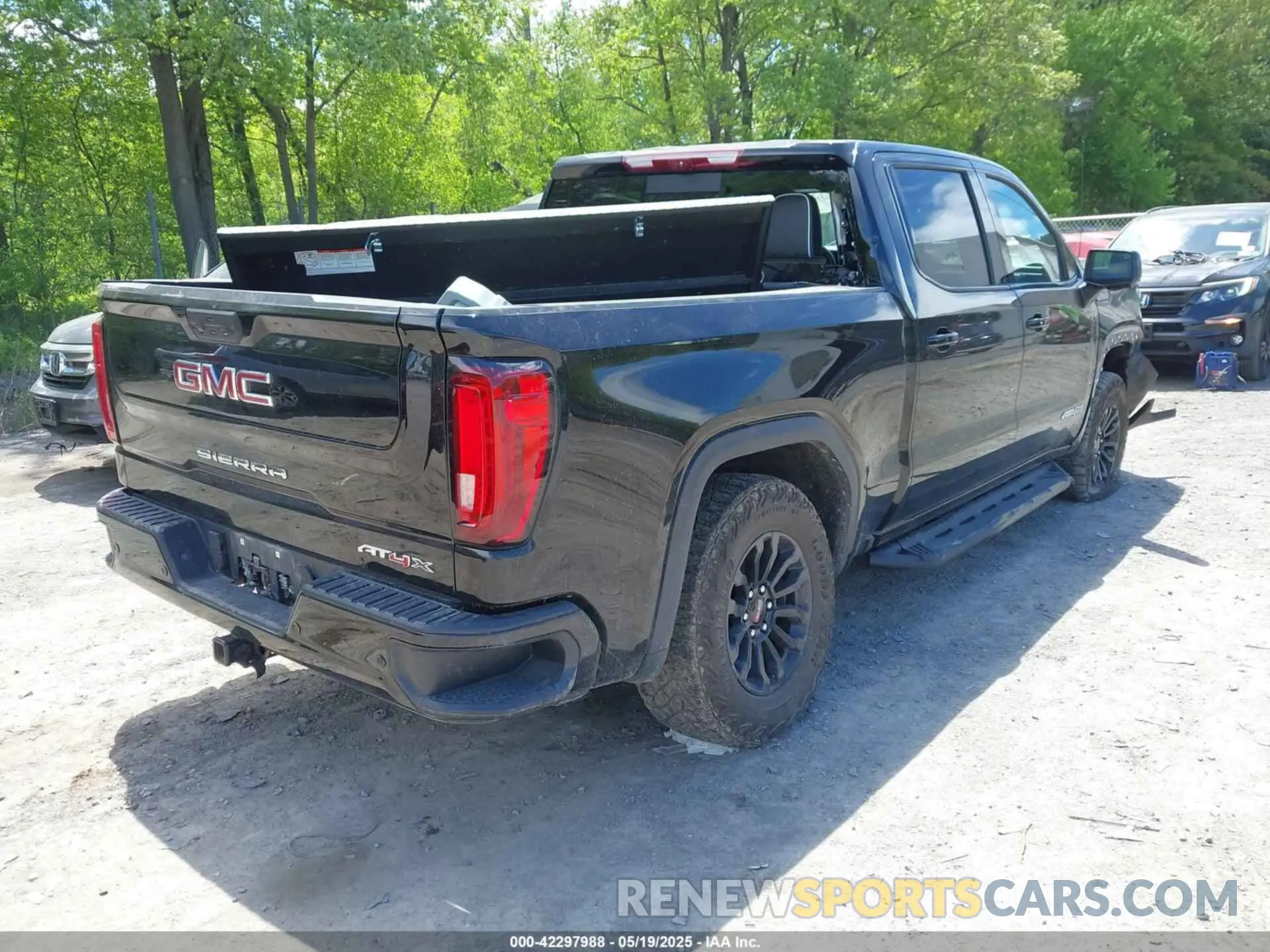 4 fotografías del automóvil dañado 3GTUUFEL8PG183181 GMC SIERRA 1500 2023