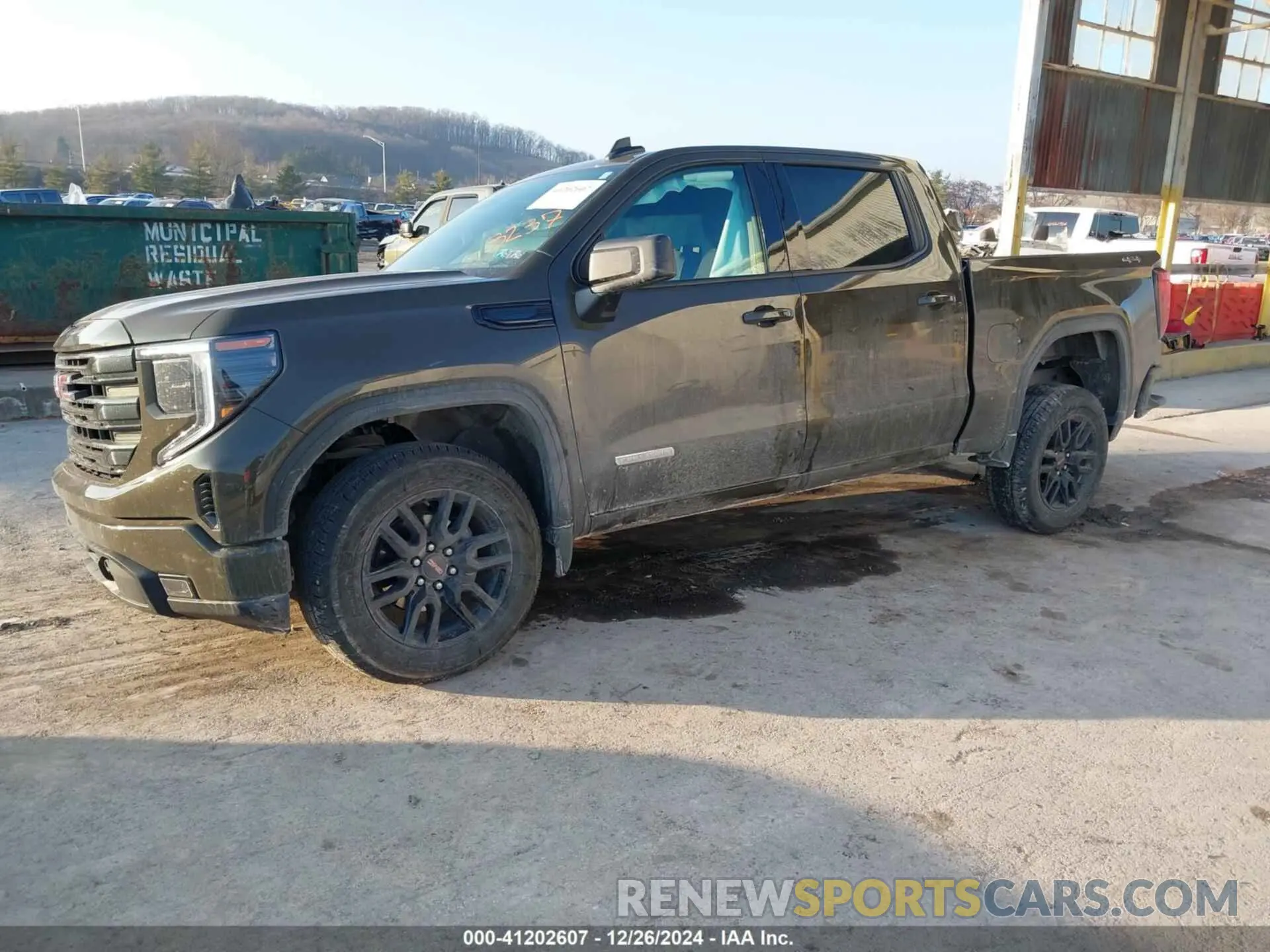 2 fotografías del automóvil dañado 1GTPUCEK5RZ223237 GMC SIERRA 1500 2024