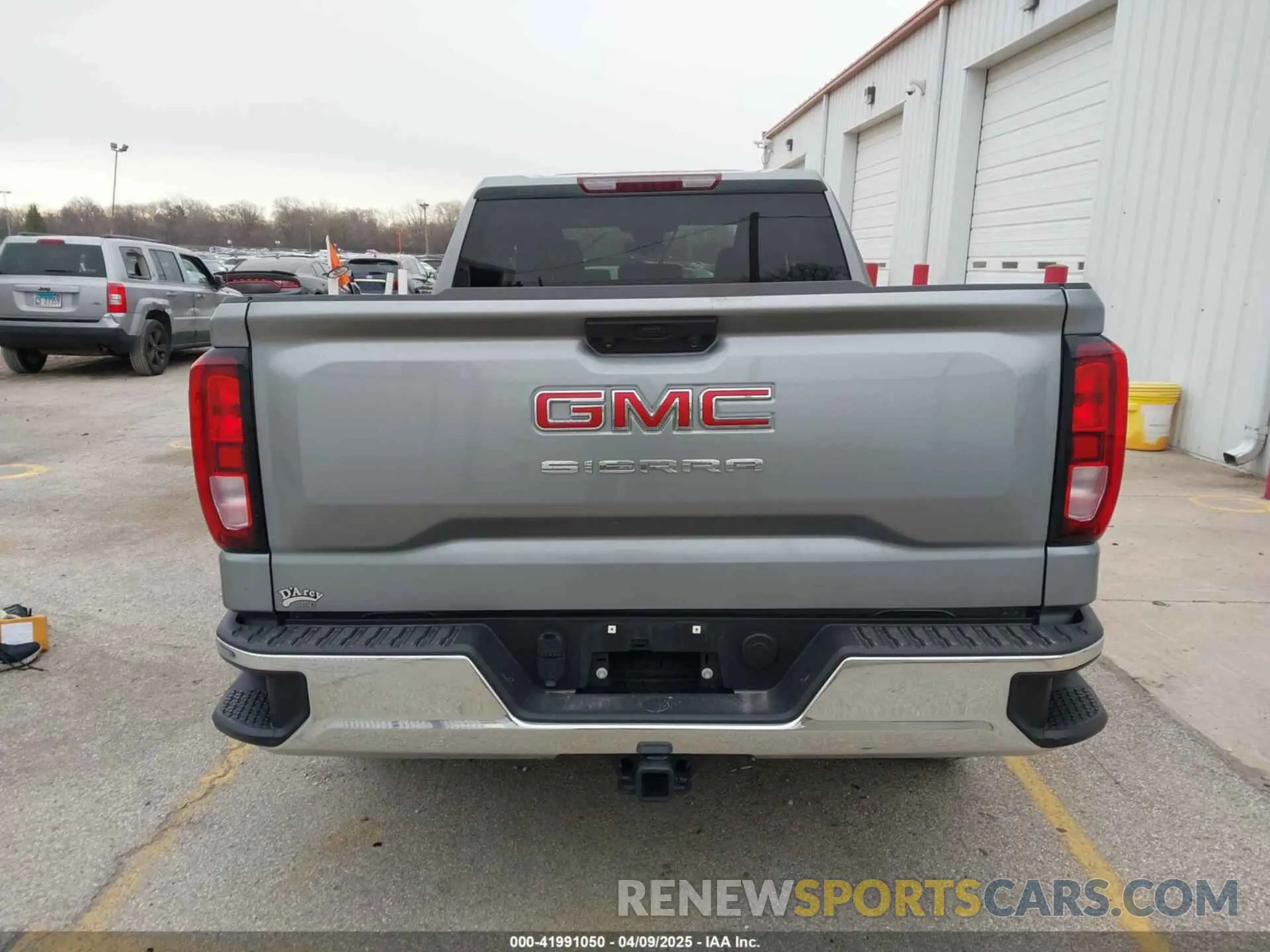 17 fotografías del automóvil dañado 1GTRUAEK8RZ134016 GMC SIERRA 1500 2024