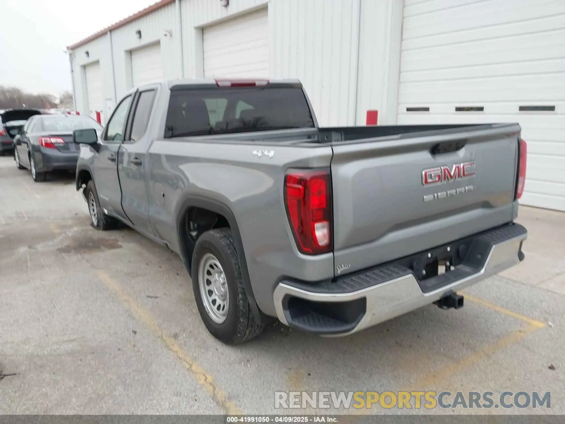 3 fotografías del automóvil dañado 1GTRUAEK8RZ134016 GMC SIERRA 1500 2024