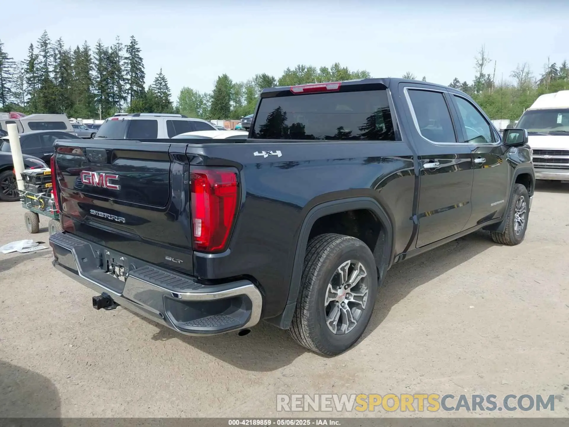 4 fotografías del automóvil dañado 1GTUUDED2RZ273264 GMC SIERRA 1500 2024