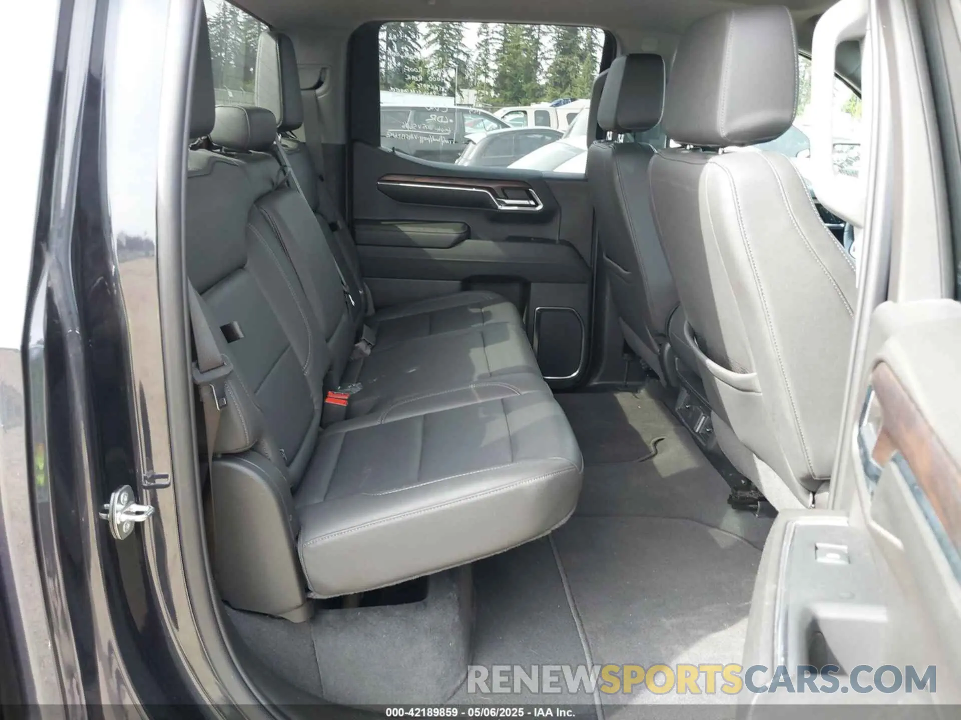 8 fotografías del automóvil dañado 1GTUUDED2RZ273264 GMC SIERRA 1500 2024
