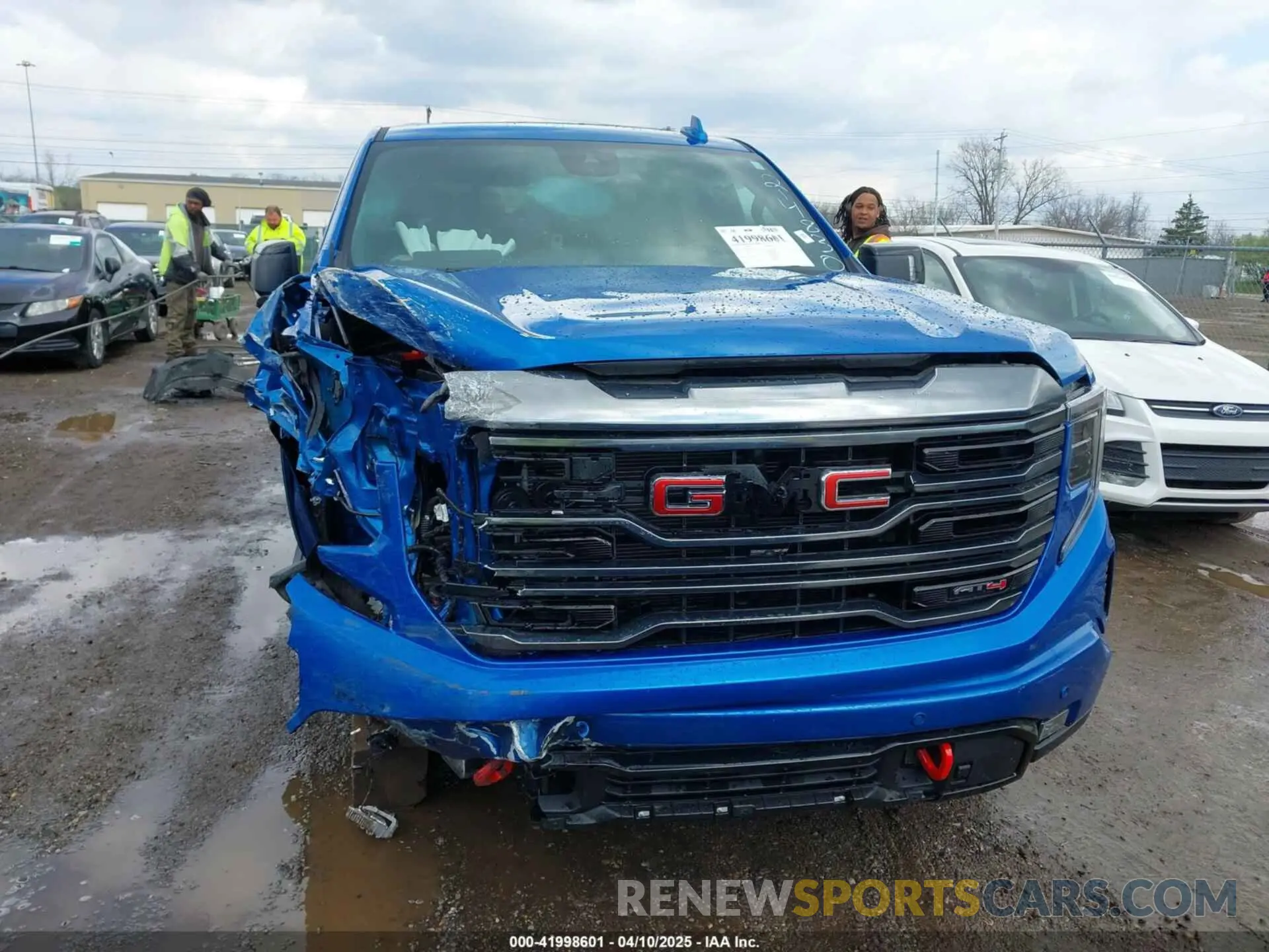 13 fotografías del automóvil dañado 1GTUUEE8XRZ214830 GMC SIERRA 1500 2024