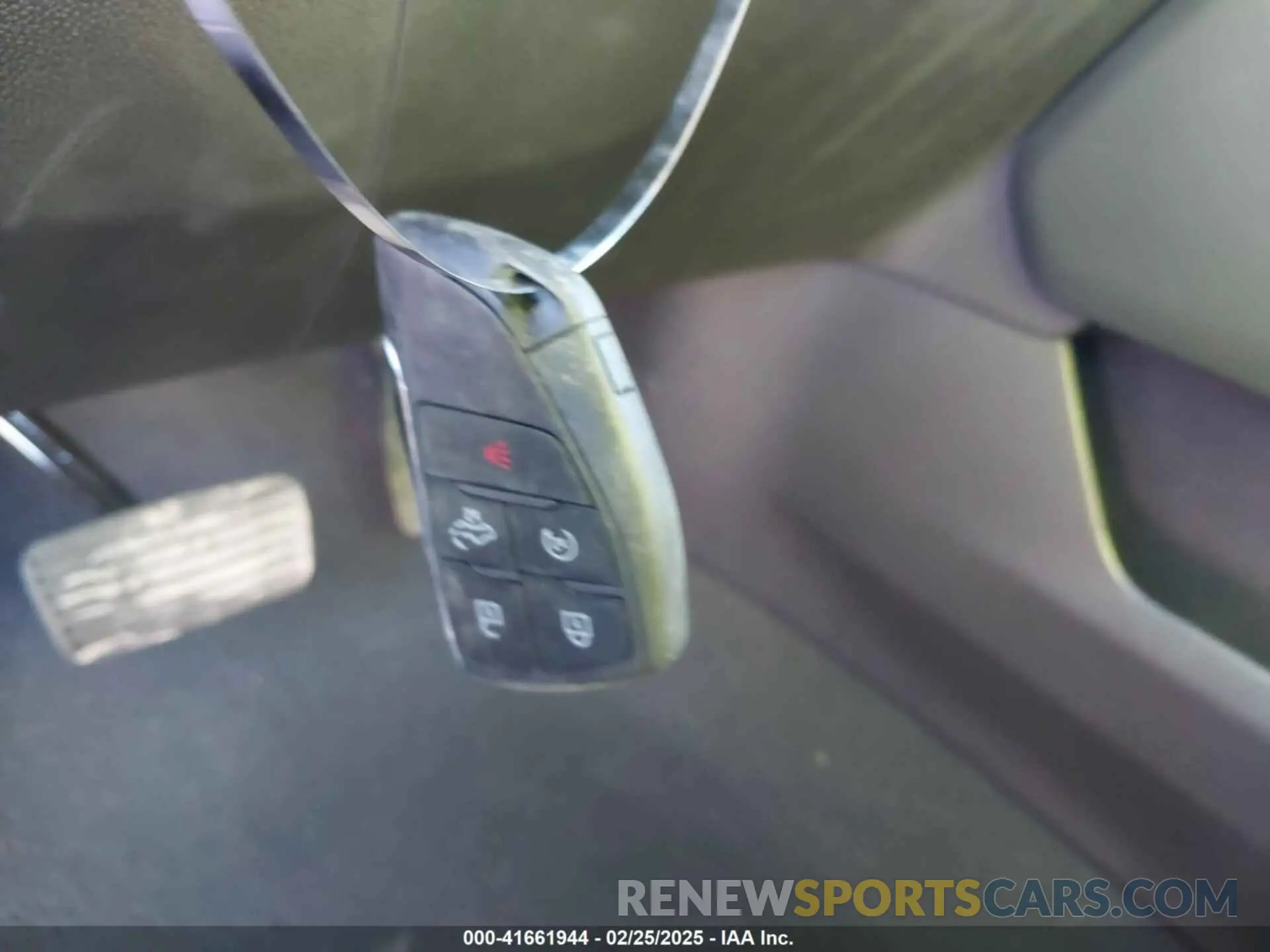 11 fotografías del automóvil dañado 1GTUUGE83RZ284133 GMC SIERRA 1500 2024