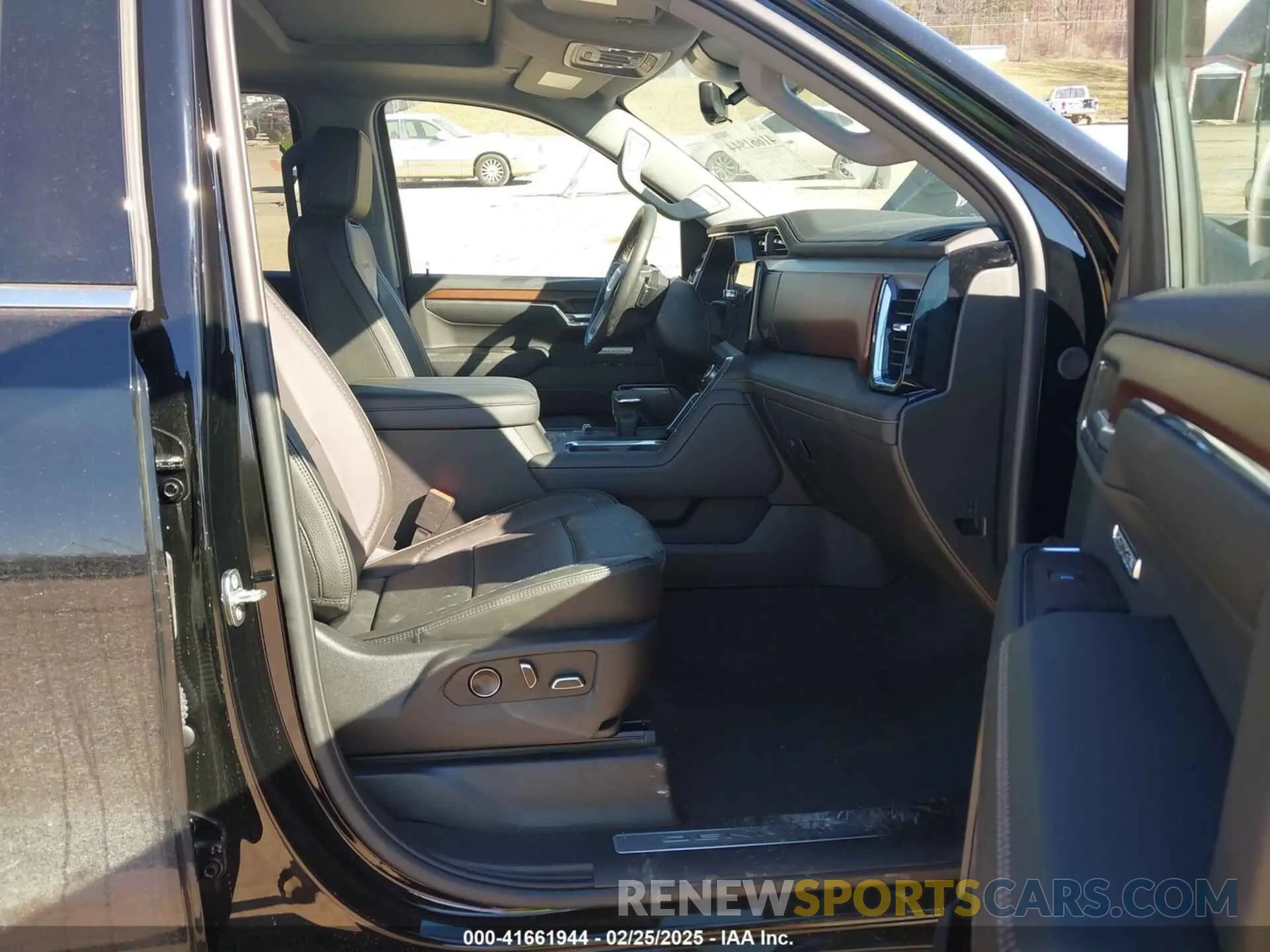 5 fotografías del automóvil dañado 1GTUUGE83RZ284133 GMC SIERRA 1500 2024