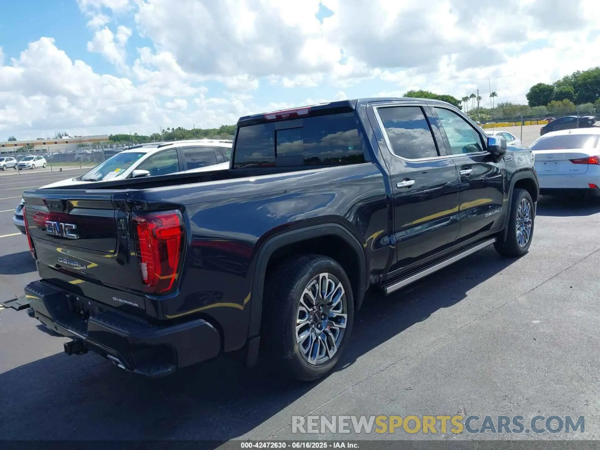 4 fotografías del automóvil dañado 1GTUUHEL7RZ346045 GMC SIERRA 1500 2024