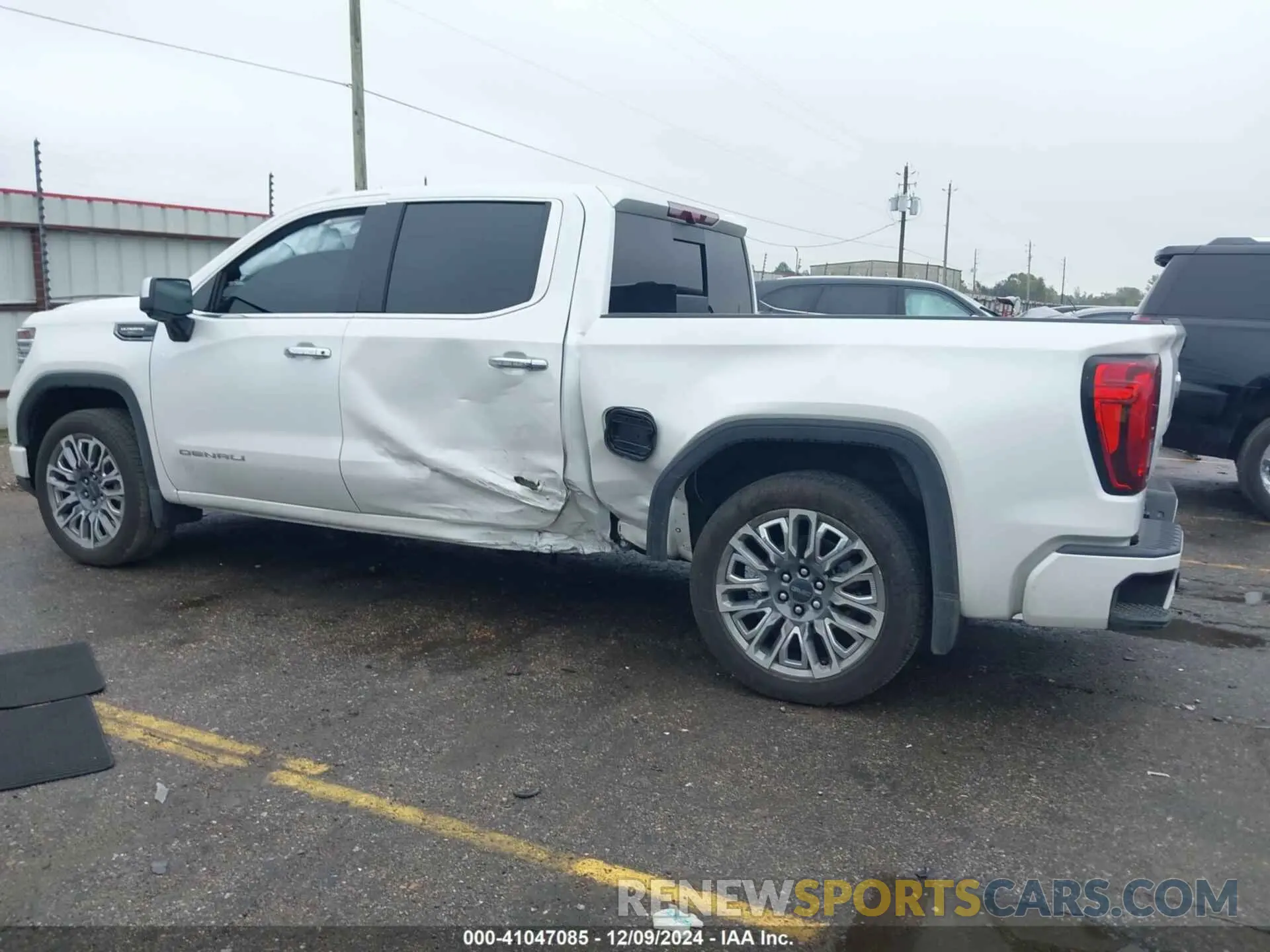 14 fotografías del automóvil dañado 1GTUUHEL8RZ374663 GMC SIERRA 1500 2024