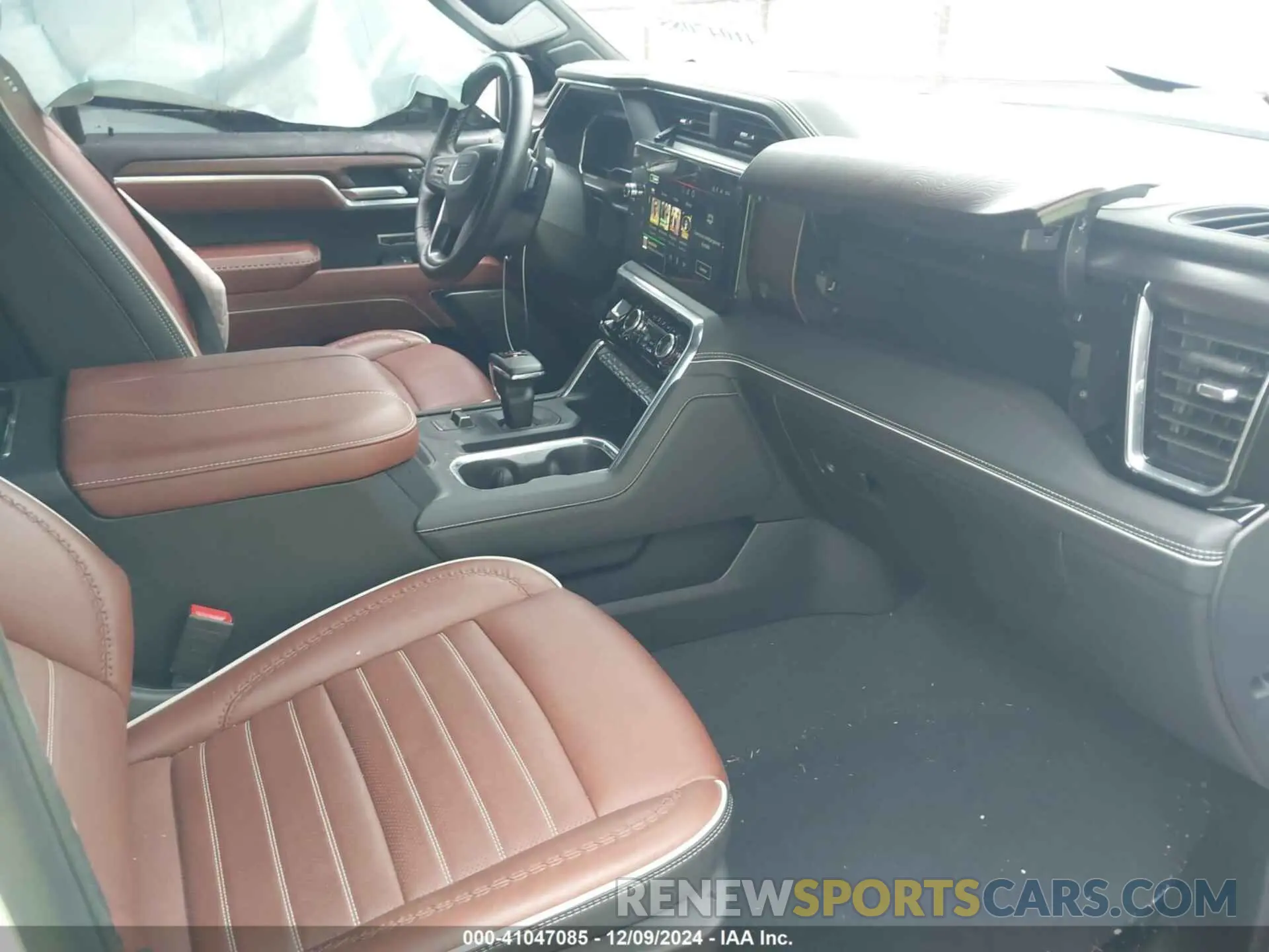 5 fotografías del automóvil dañado 1GTUUHEL8RZ374663 GMC SIERRA 1500 2024