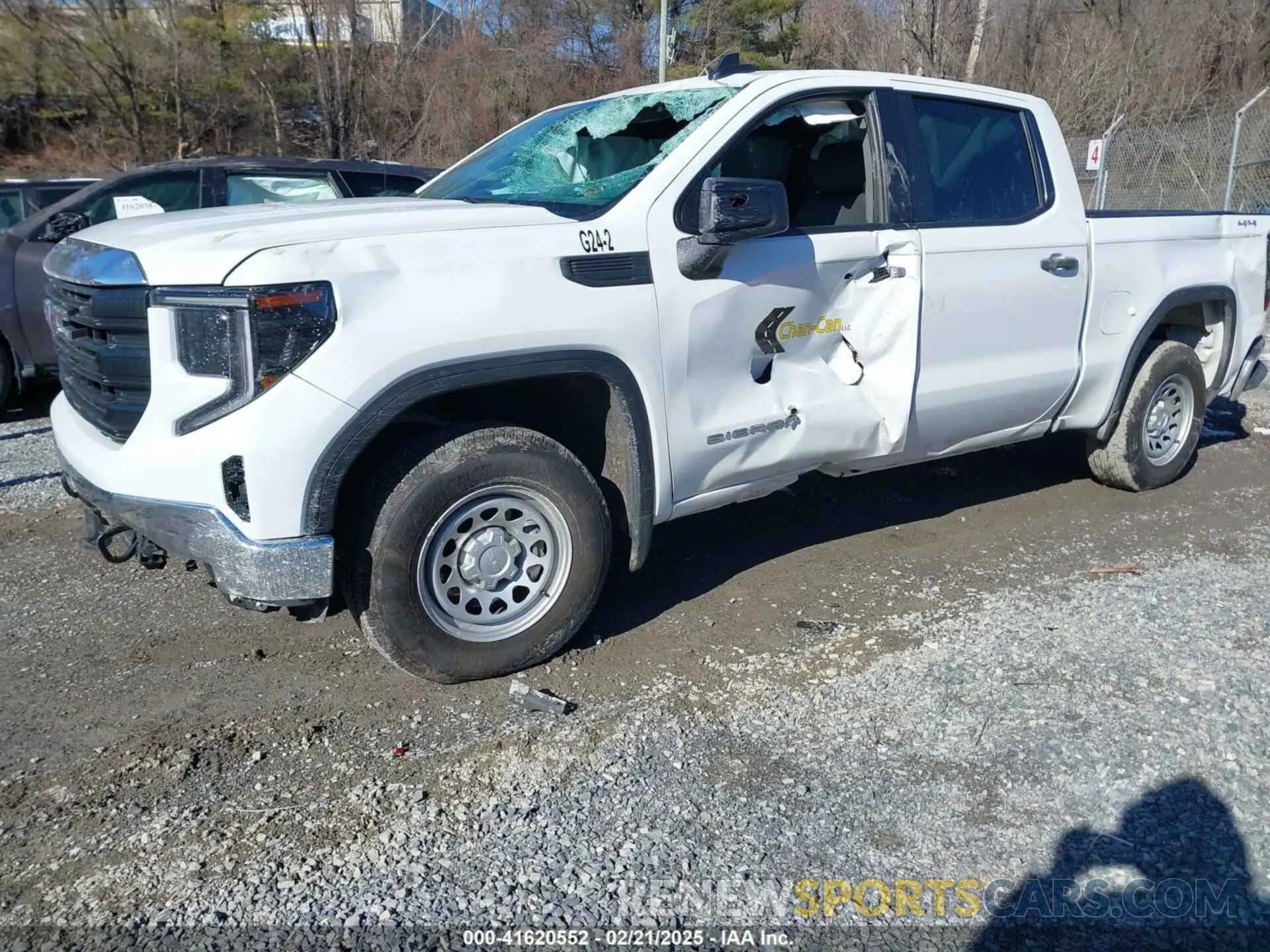 2 fotografías del automóvil dañado 3GTPUAEK0RG155837 GMC SIERRA 1500 2024