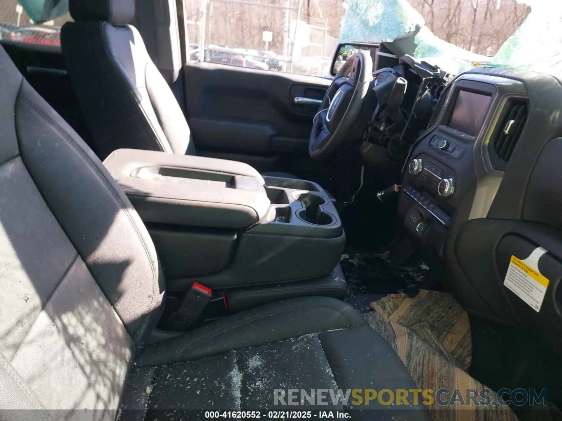5 fotografías del automóvil dañado 3GTPUAEK0RG155837 GMC SIERRA 1500 2024