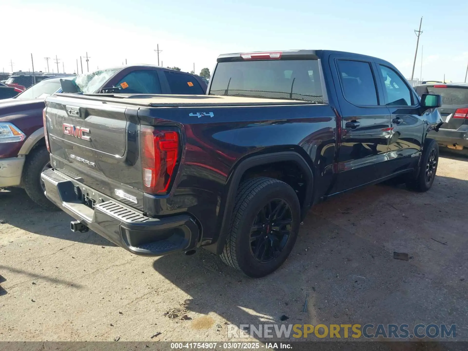 4 fotografías del automóvil dañado 3GTPUCEK5RG450783 GMC SIERRA 1500 2024