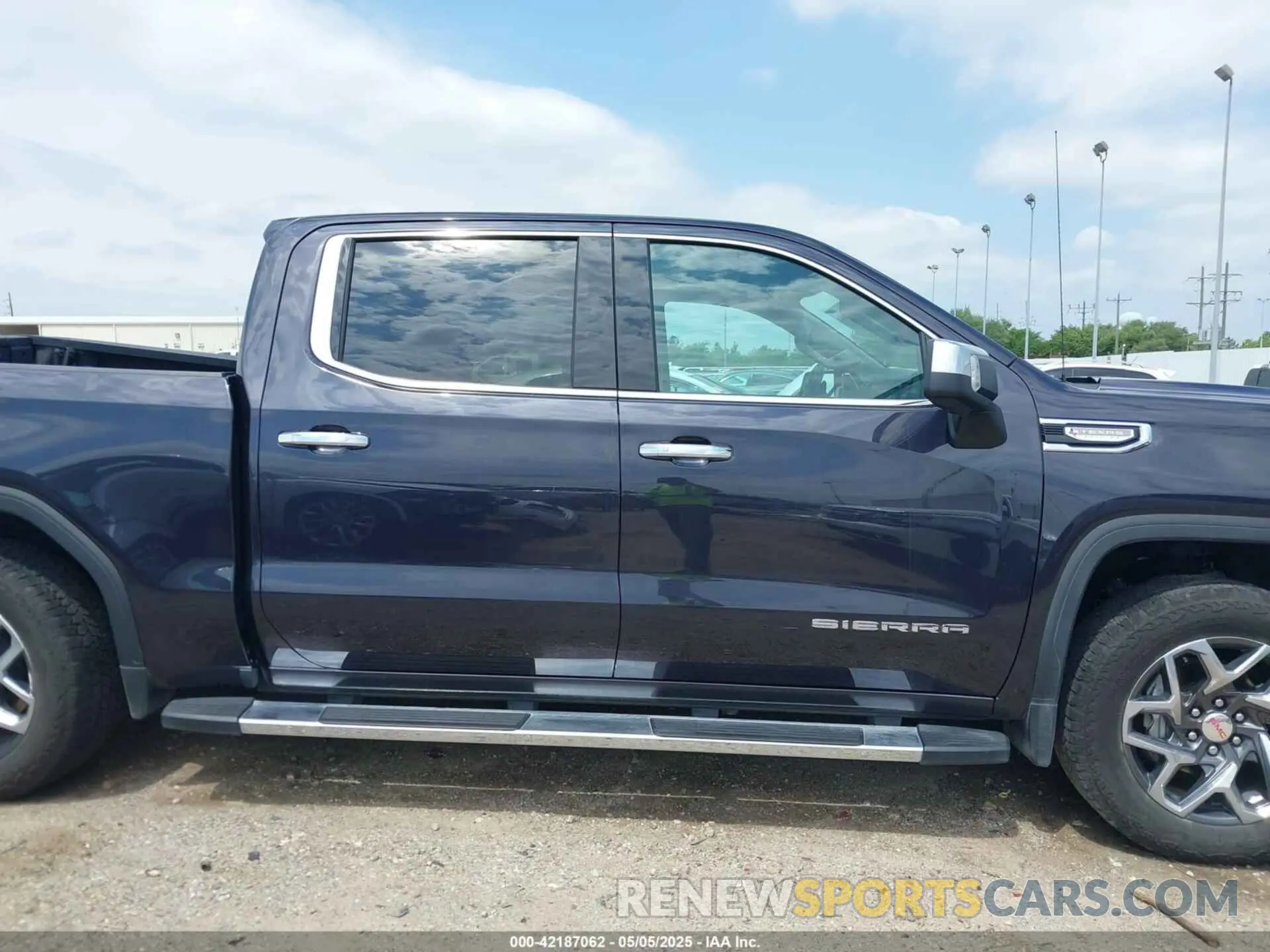 13 fotografías del automóvil dañado 3GTUUDED3RG247370 GMC SIERRA 1500 2024