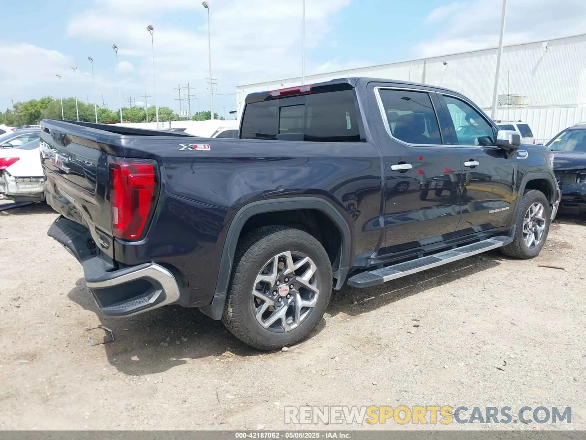 4 fotografías del automóvil dañado 3GTUUDED3RG247370 GMC SIERRA 1500 2024