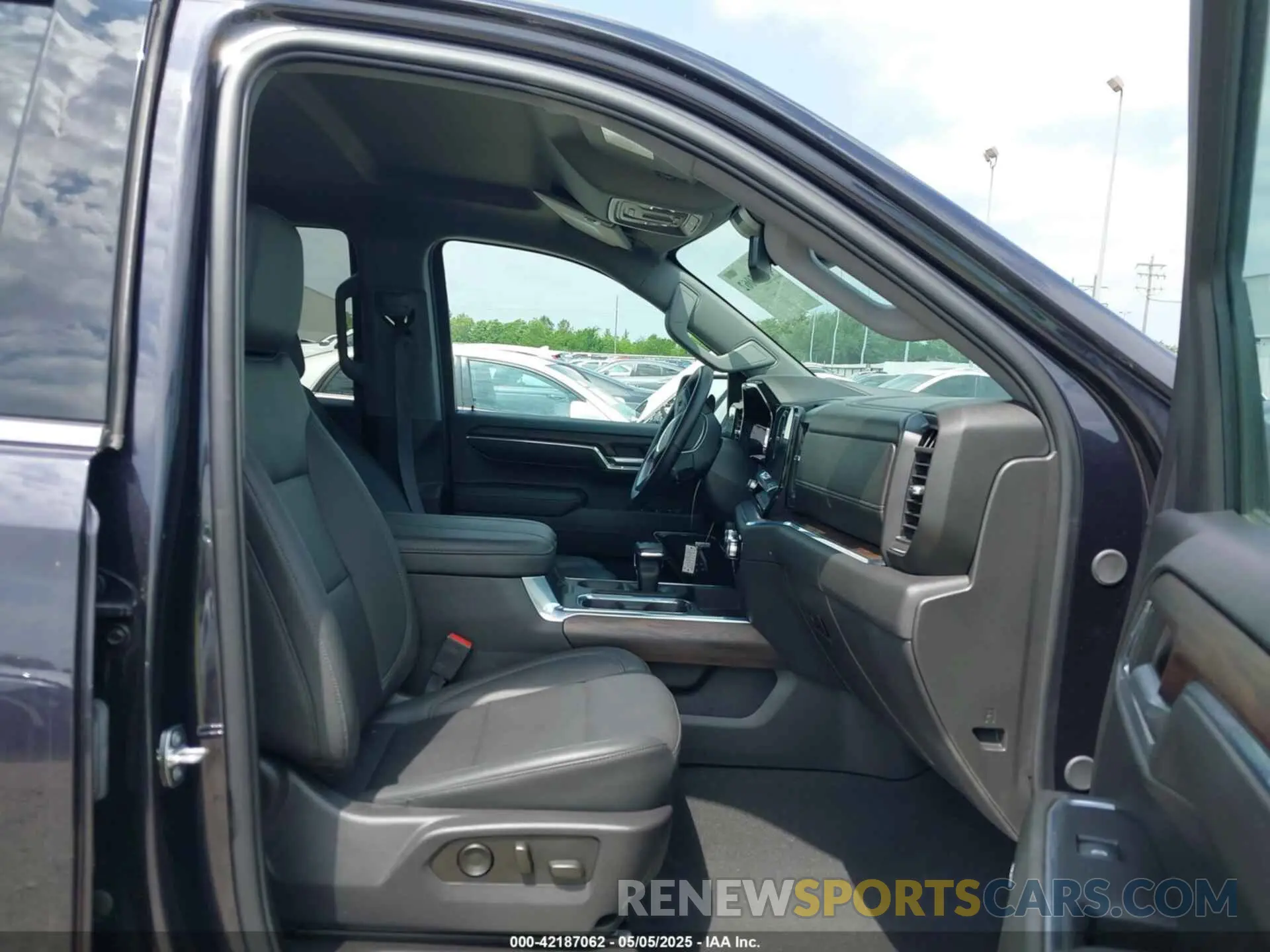 5 fotografías del automóvil dañado 3GTUUDED3RG247370 GMC SIERRA 1500 2024