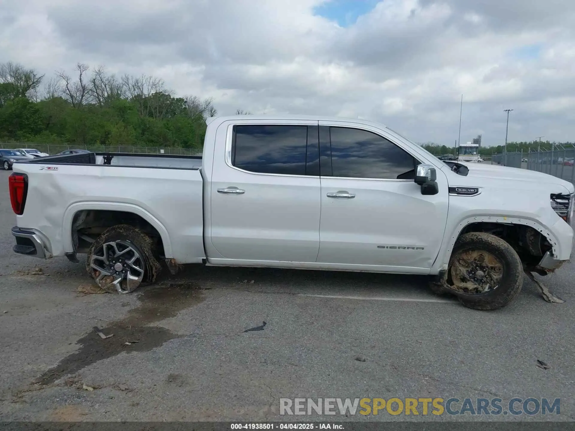 13 fotografías del automóvil dañado 3GTUUDED7RG162967 GMC SIERRA 1500 2024
