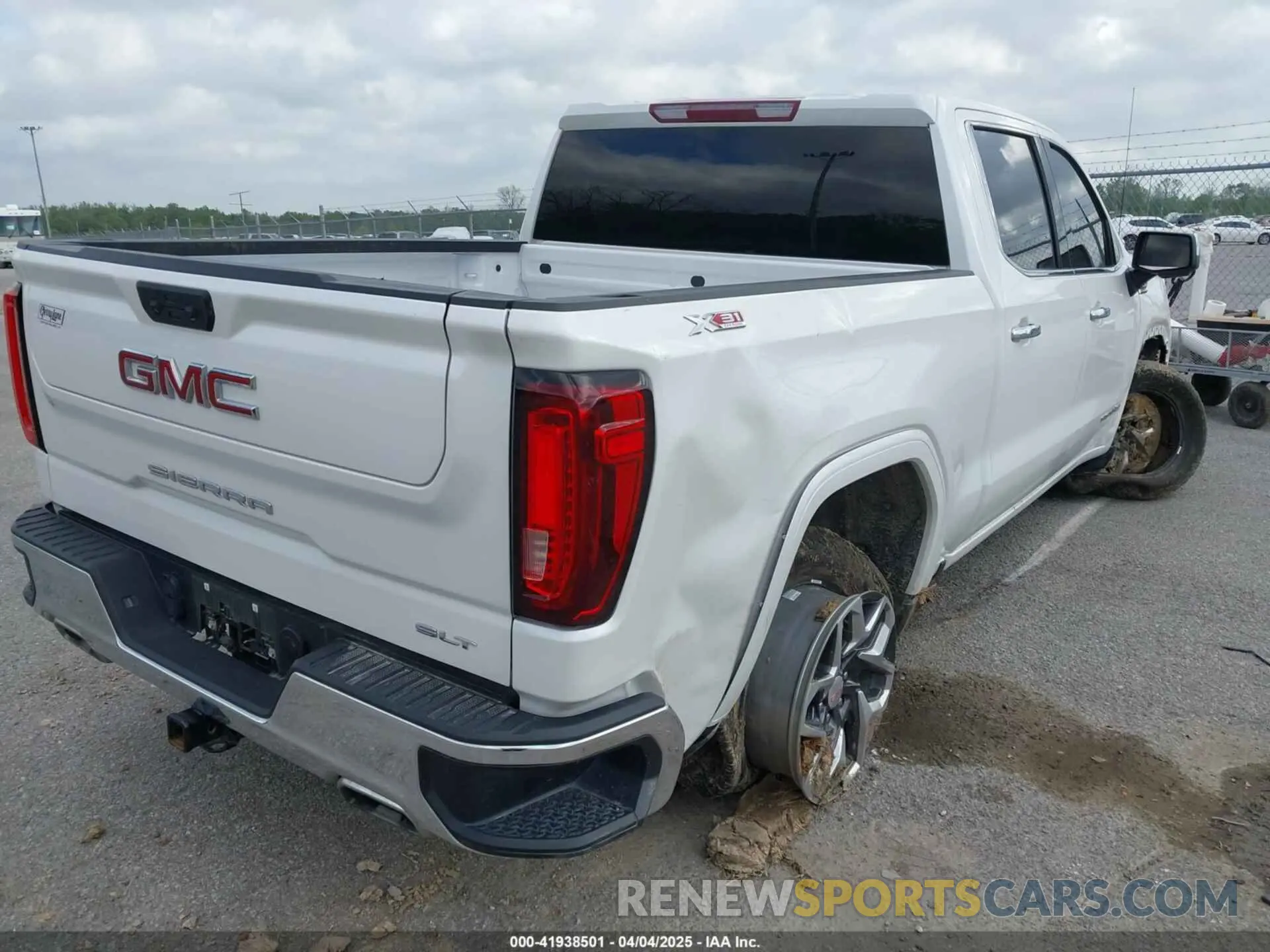 4 fotografías del automóvil dañado 3GTUUDED7RG162967 GMC SIERRA 1500 2024