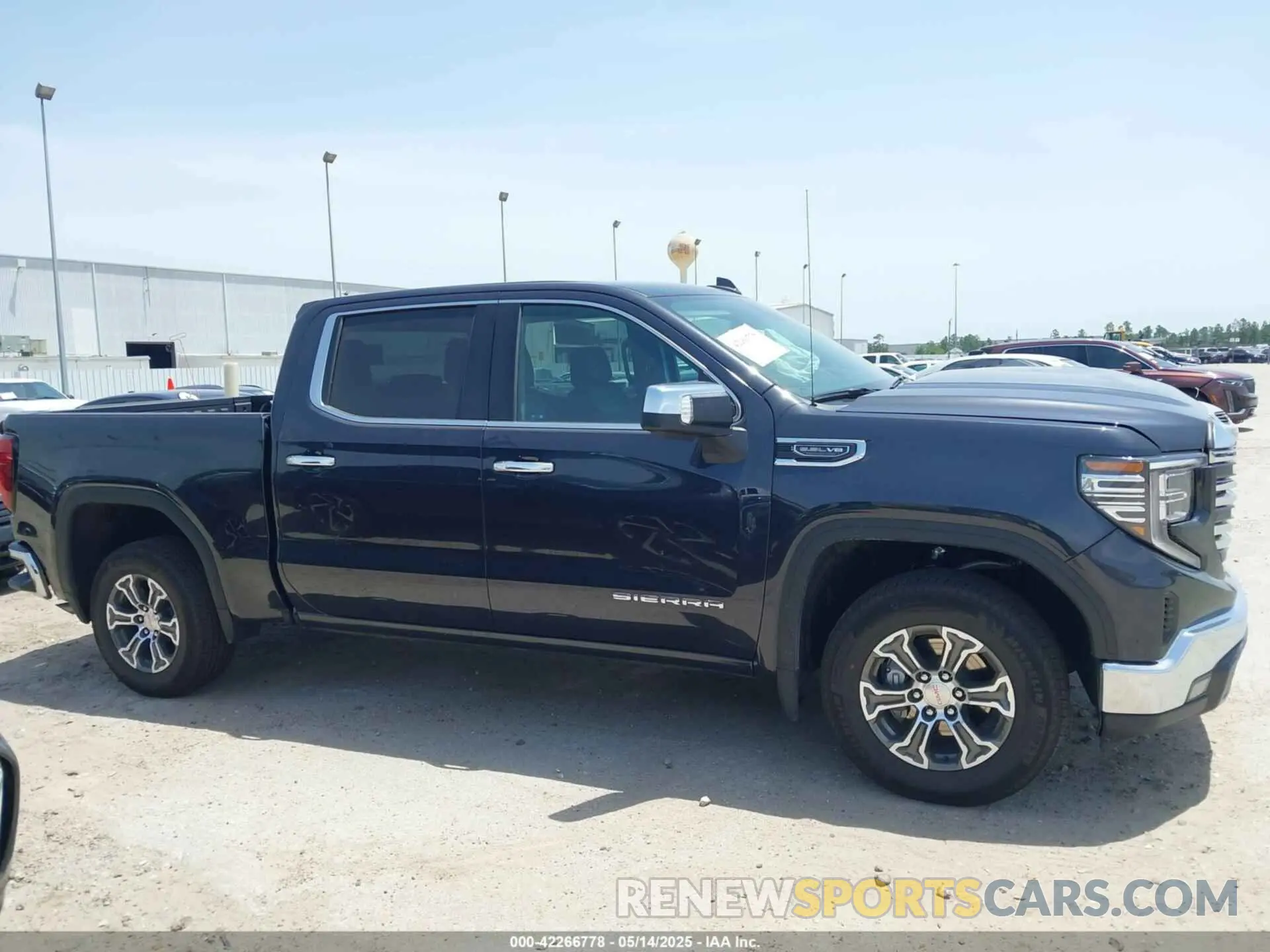 13 fotografías del automóvil dañado 1GTPHDED8SZ198903 GMC SIERRA 1500 2025