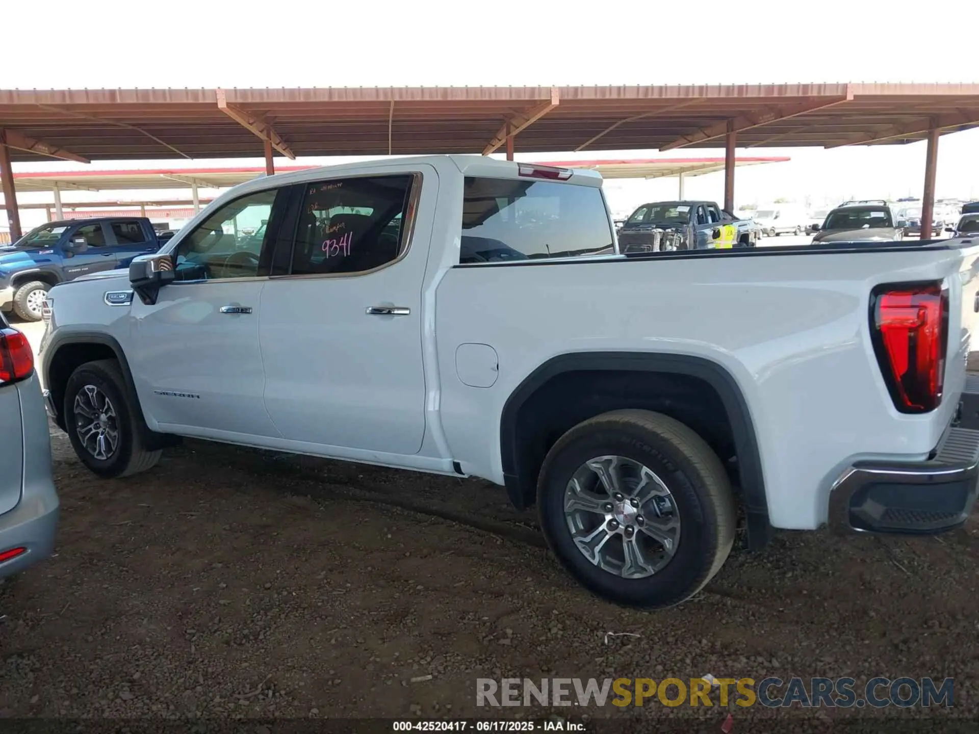 14 fotografías del automóvil dañado 1GTPHDEDXSZ198692 GMC SIERRA 1500 2025