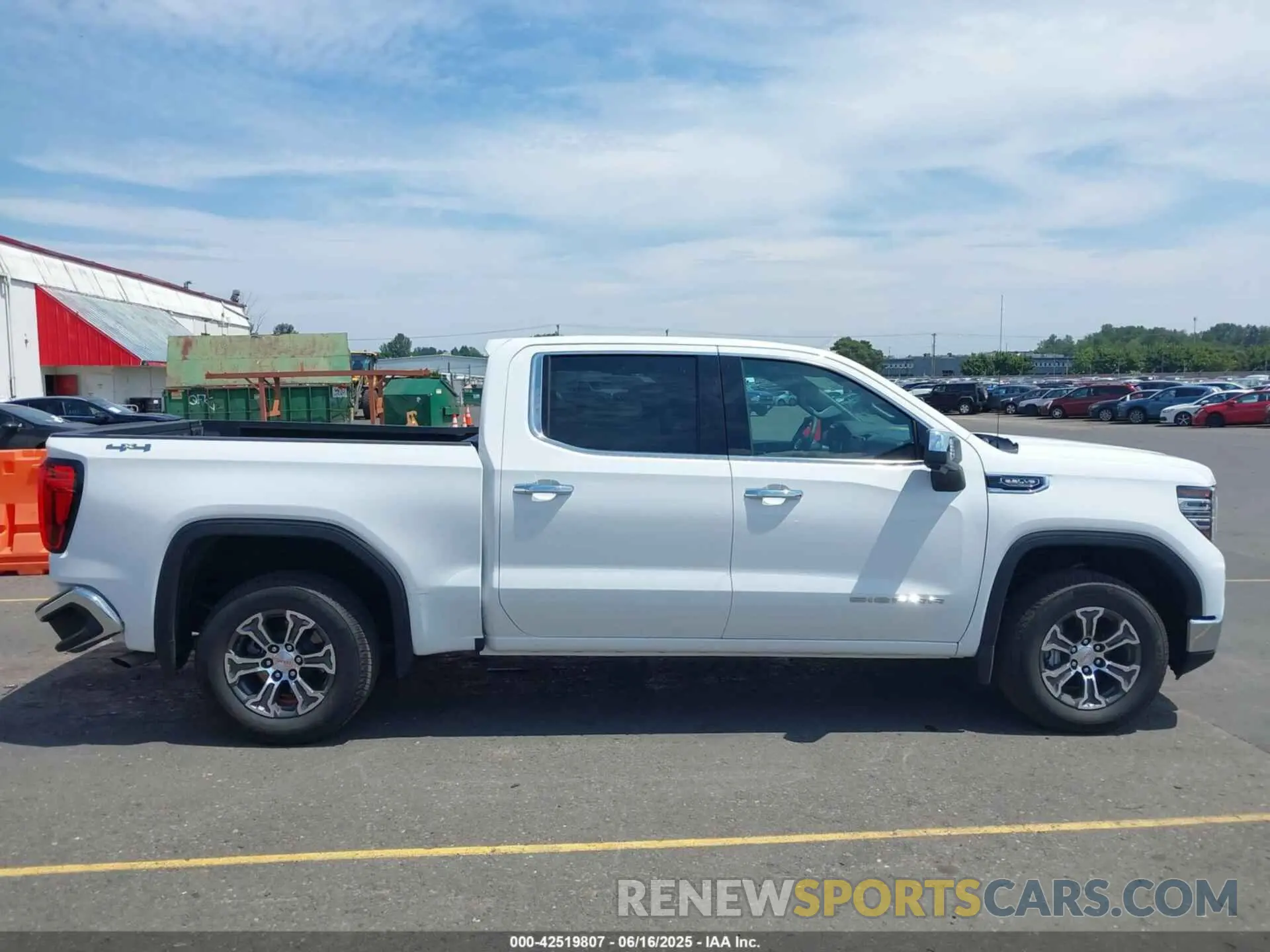 13 fotografías del automóvil dañado 1GTUUDED9SZ244849 GMC SIERRA 1500 2025