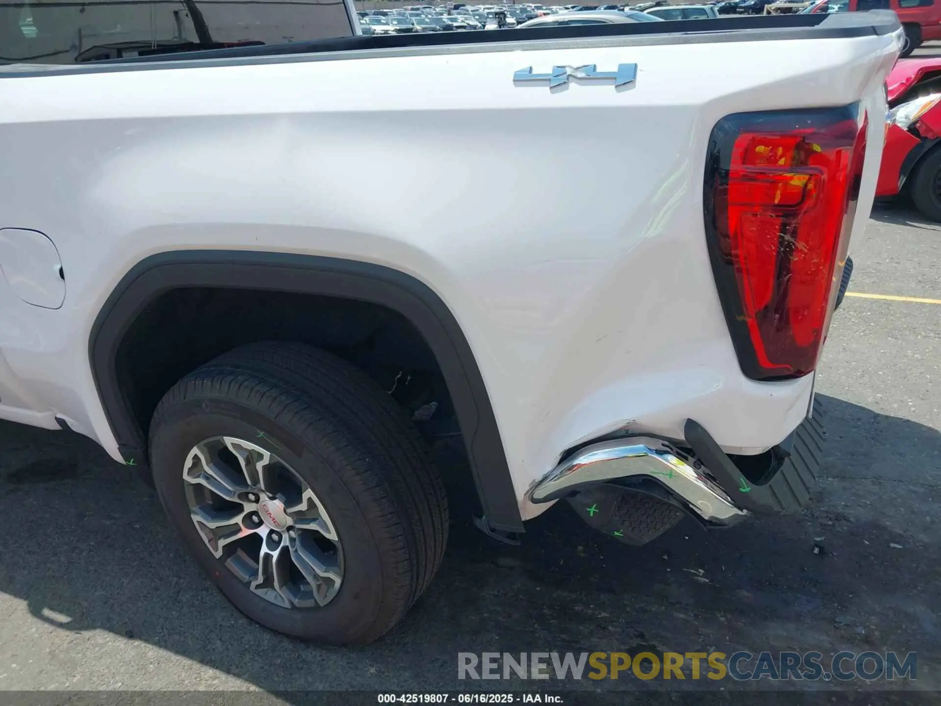 18 fotografías del automóvil dañado 1GTUUDED9SZ244849 GMC SIERRA 1500 2025