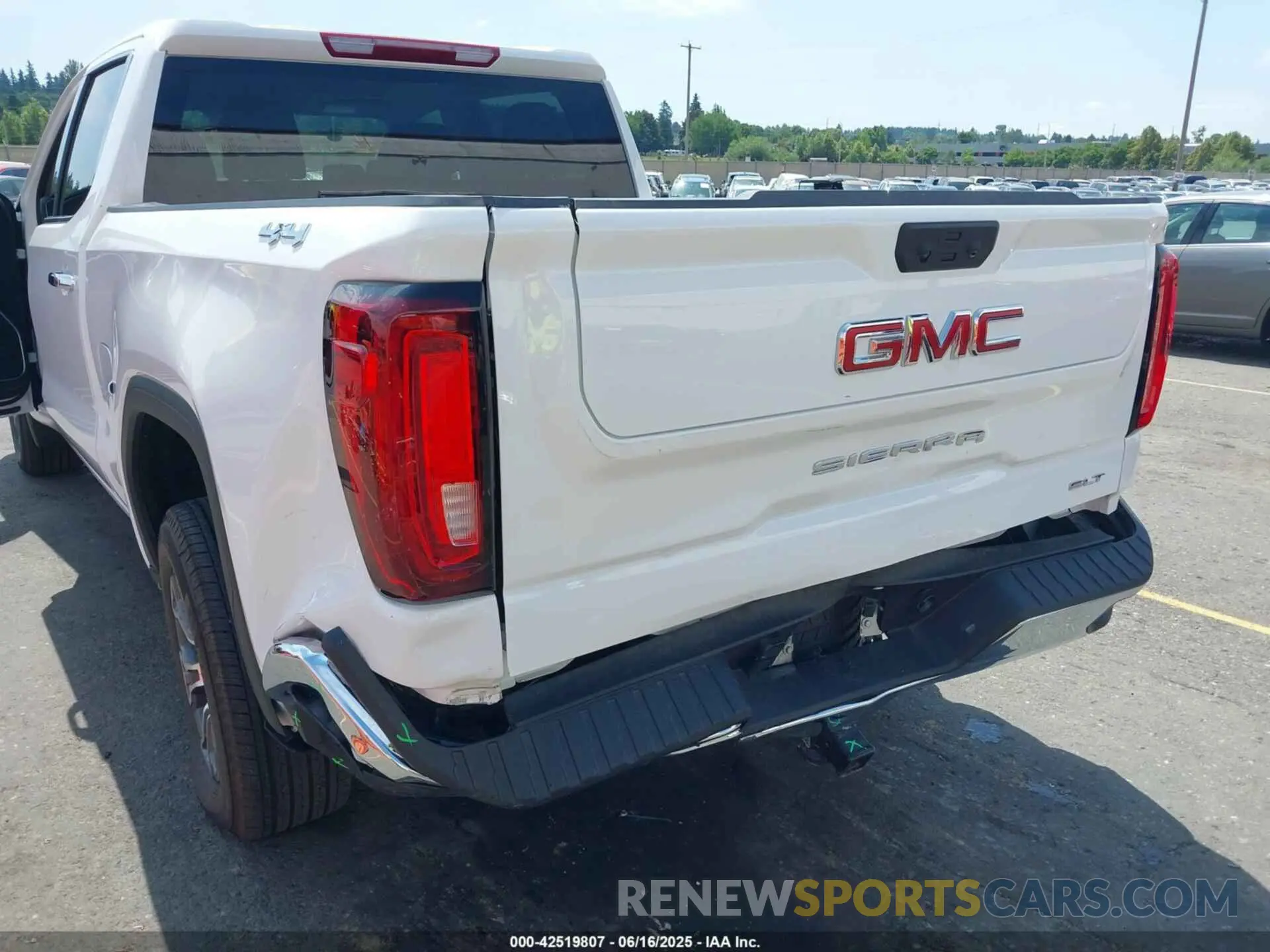 19 fotografías del automóvil dañado 1GTUUDED9SZ244849 GMC SIERRA 1500 2025