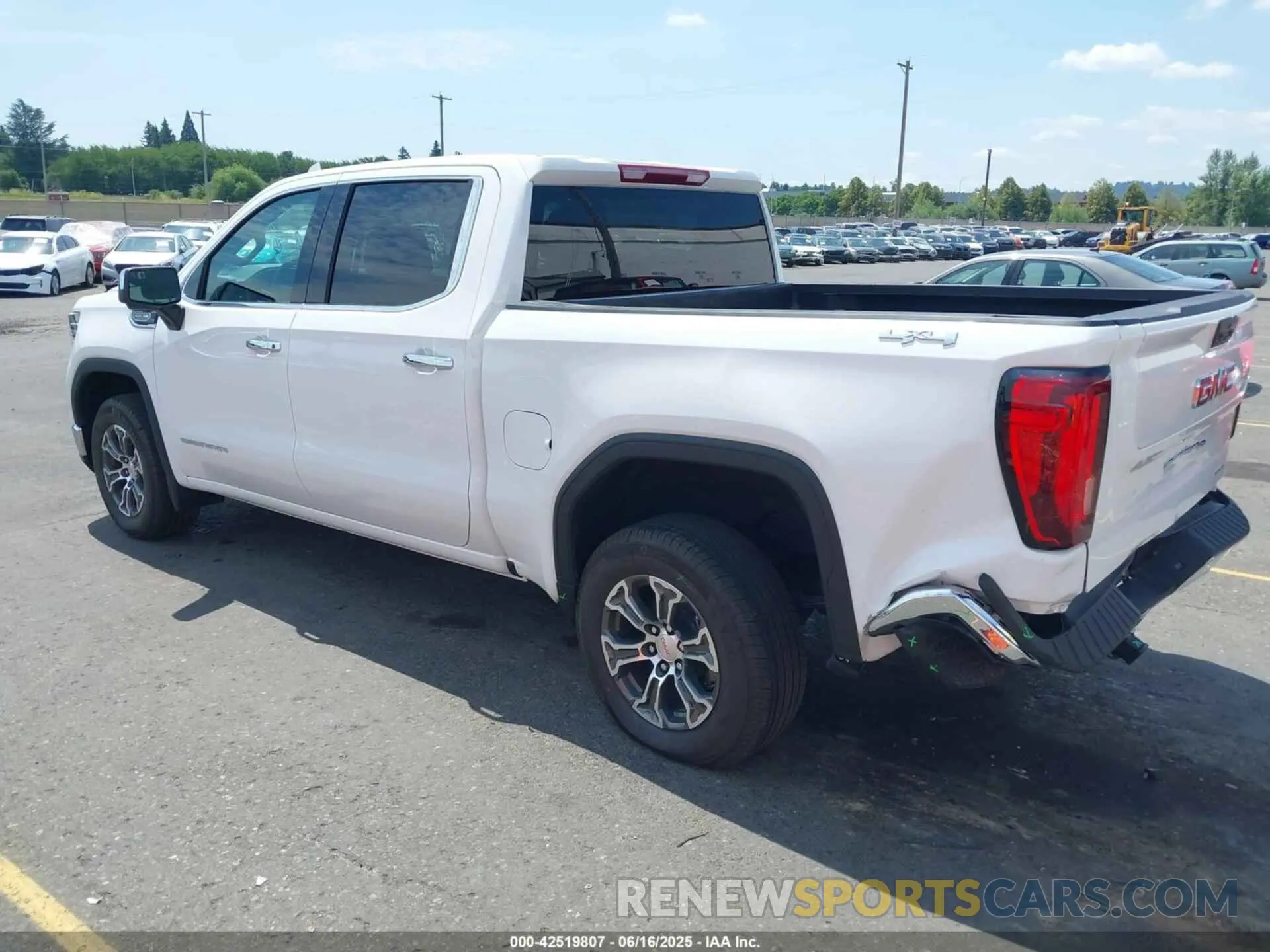 3 fotografías del automóvil dañado 1GTUUDED9SZ244849 GMC SIERRA 1500 2025