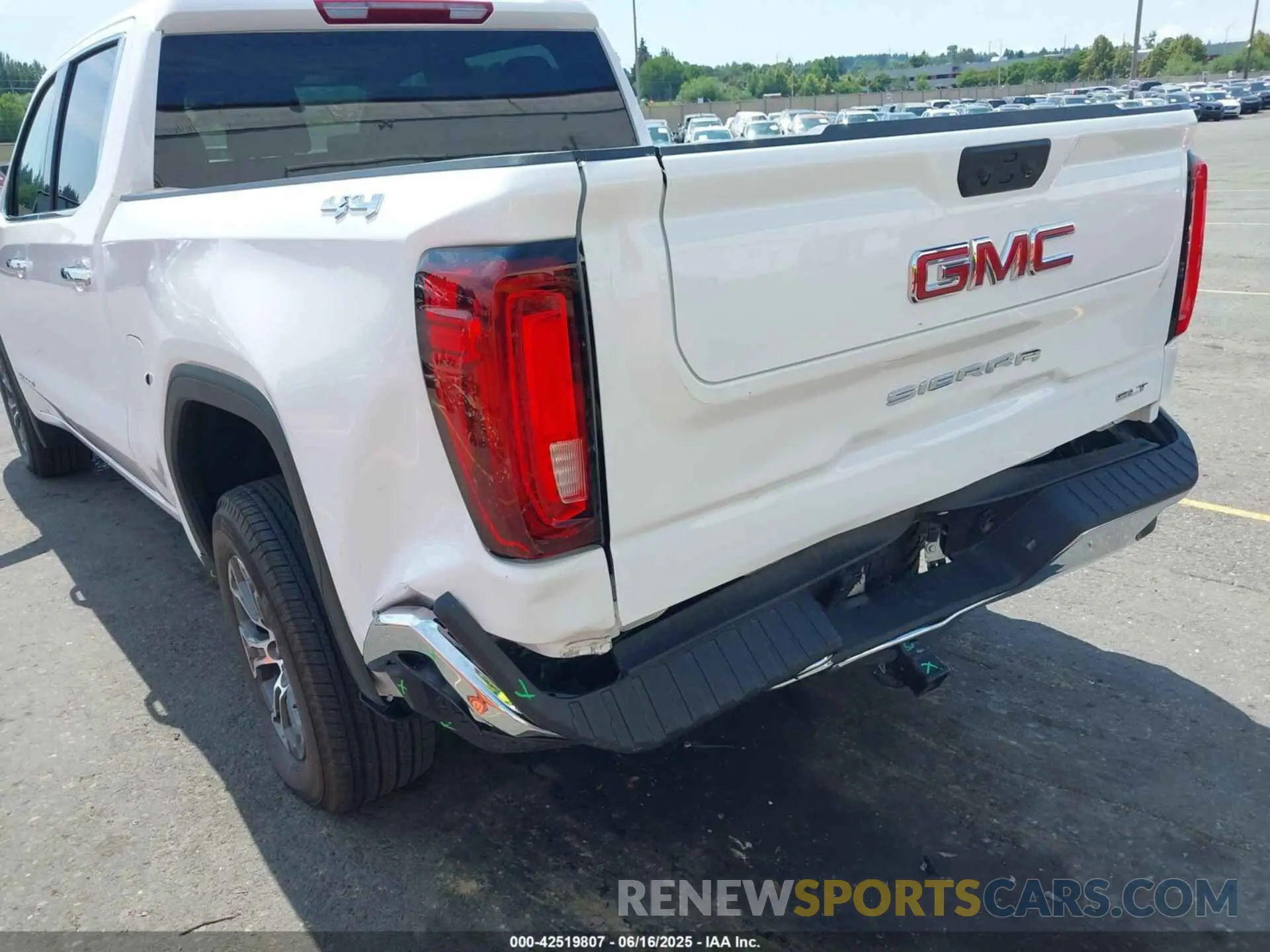 6 fotografías del automóvil dañado 1GTUUDED9SZ244849 GMC SIERRA 1500 2025