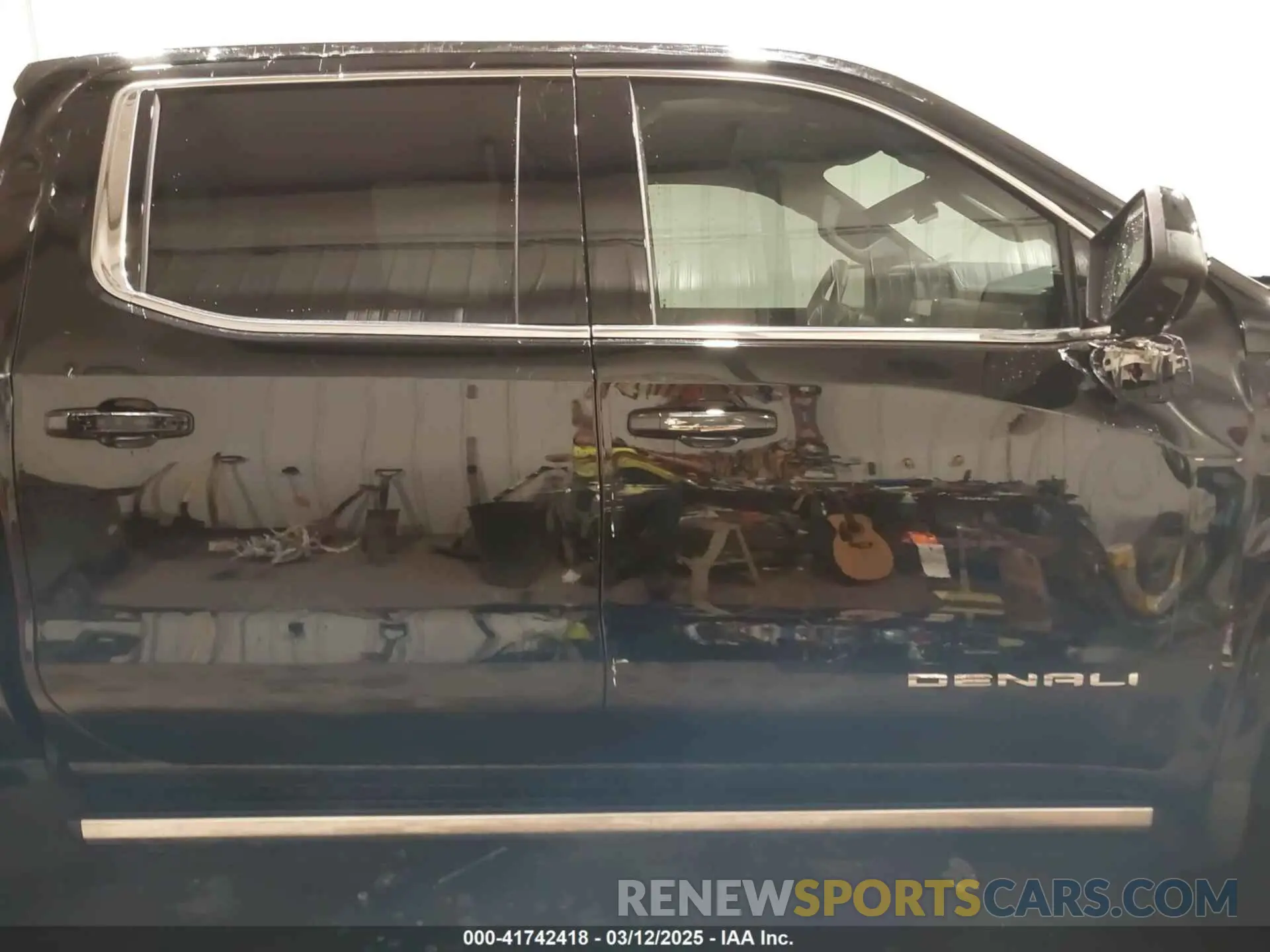 14 fotografías del automóvil dañado 1GTUUHEL8SZ124362 GMC SIERRA 1500 2025