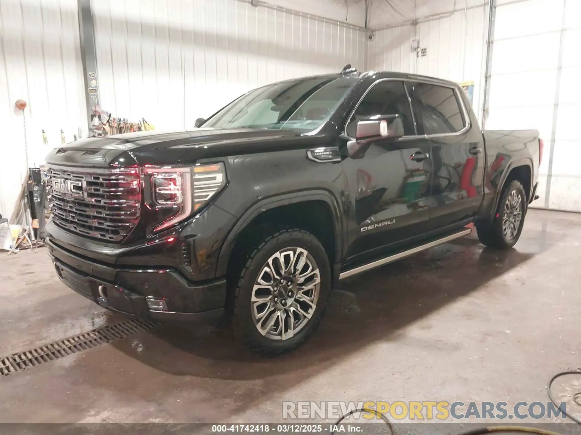 2 fotografías del automóvil dañado 1GTUUHEL8SZ124362 GMC SIERRA 1500 2025