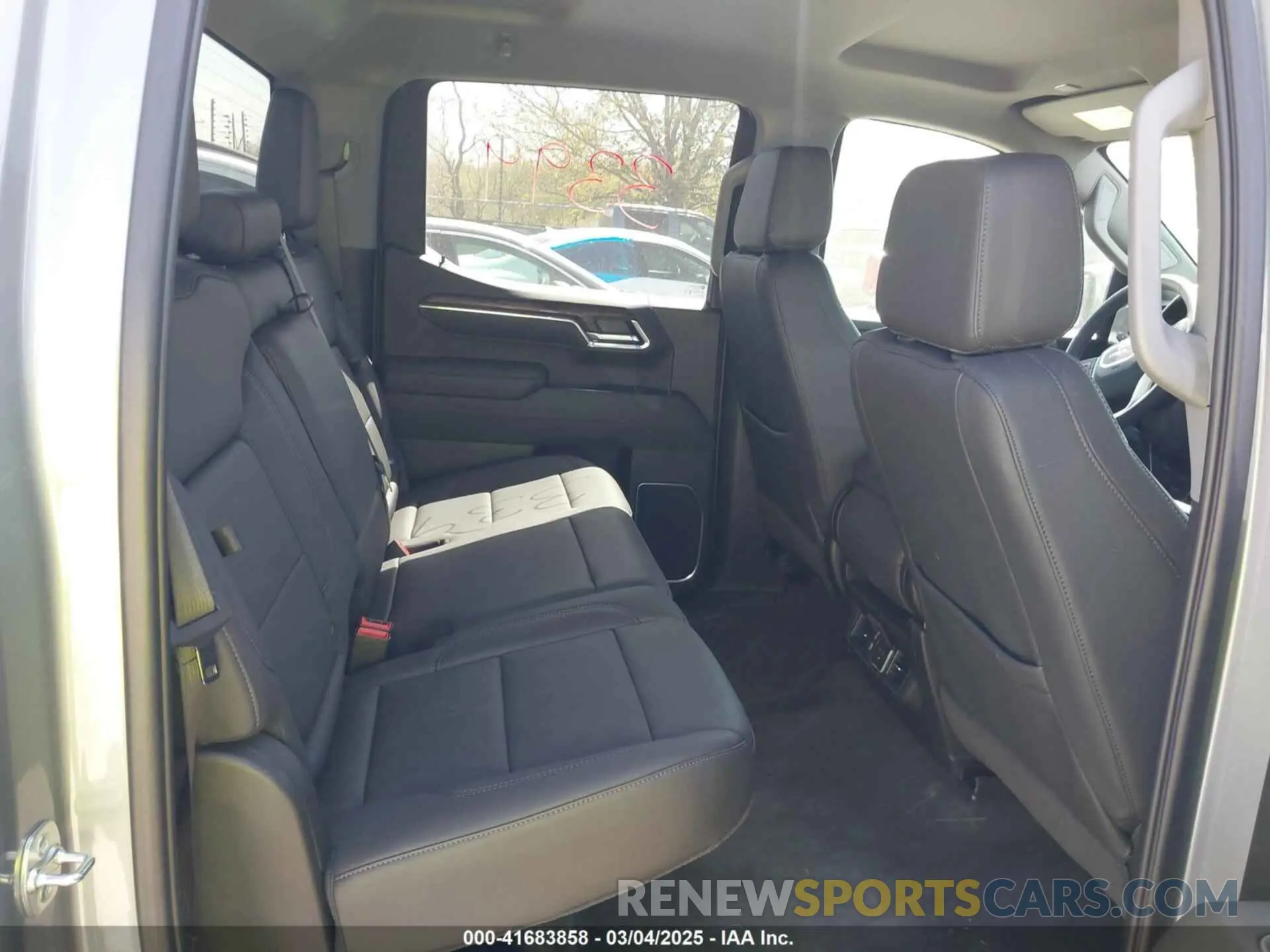 8 fotografías del automóvil dañado 3GTPHDED0SG200501 GMC SIERRA 1500 2025