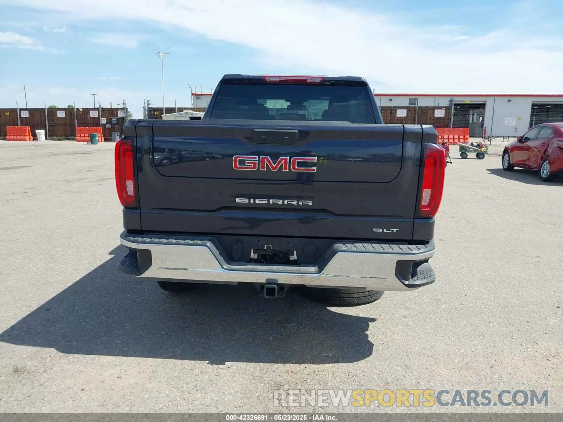 16 fotografías del automóvil dañado 3GTPHDED7SG246052 GMC SIERRA 1500 2025