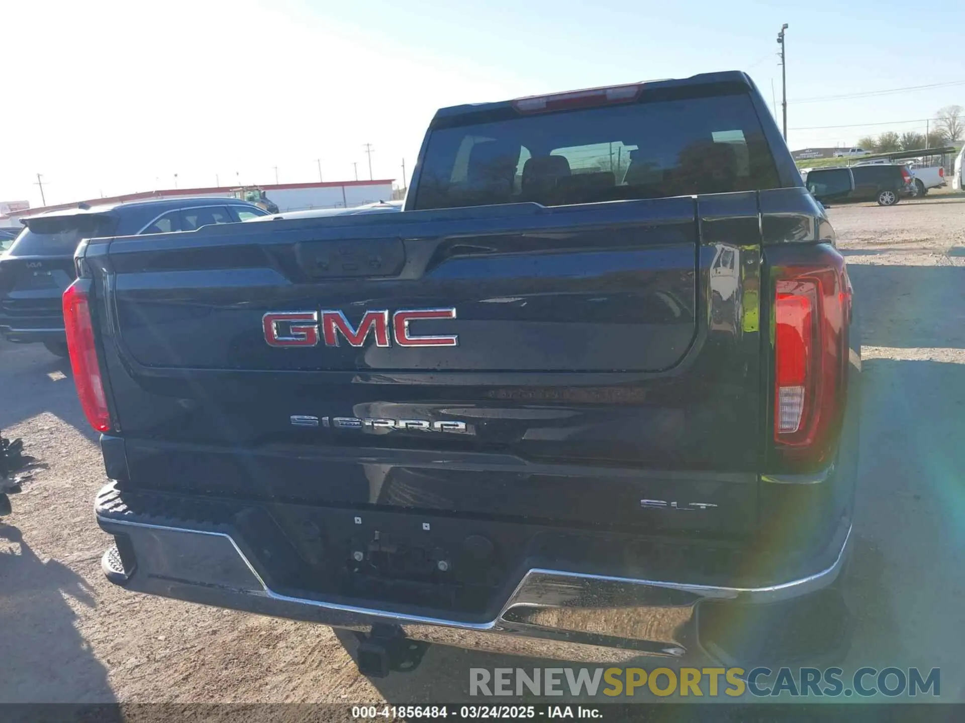 16 fotografías del automóvil dañado 3GTUUDED7SG248074 GMC SIERRA 1500 2025