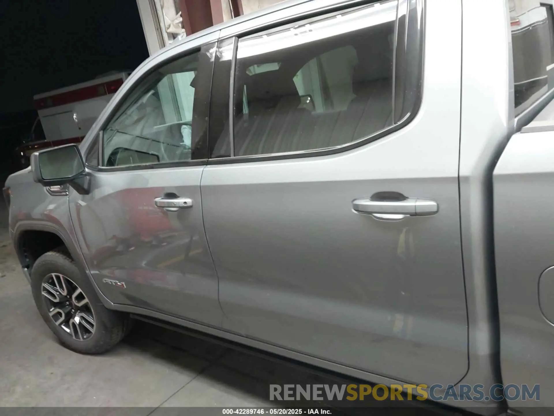 14 fotografías del automóvil dañado 3GTUUEE86SG154454 GMC SIERRA 1500 2025