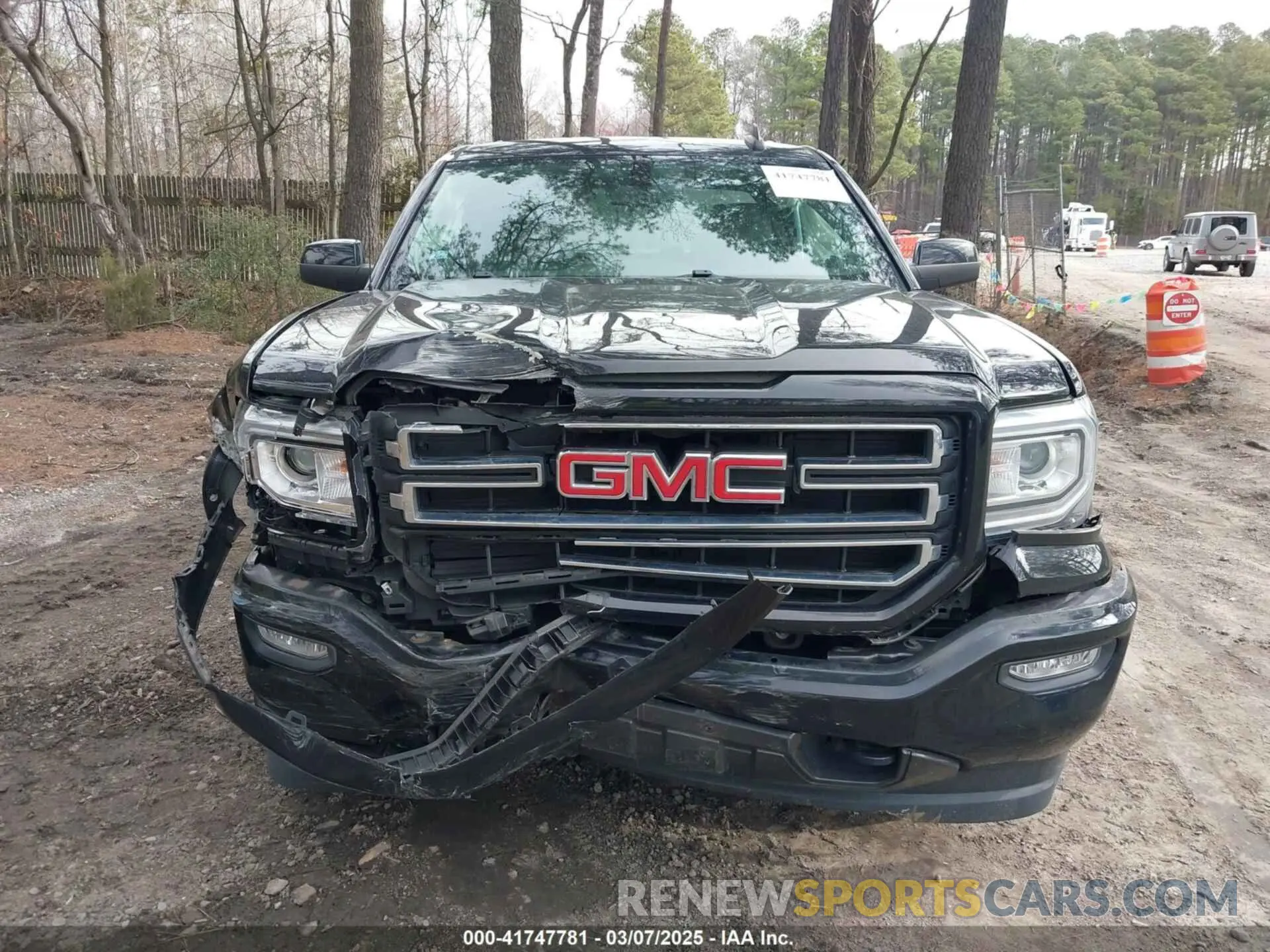 12 fotografías del automóvil dañado 2GTV2LEC2K1241991 GMC SIERRA 1500 LIMITED 2019