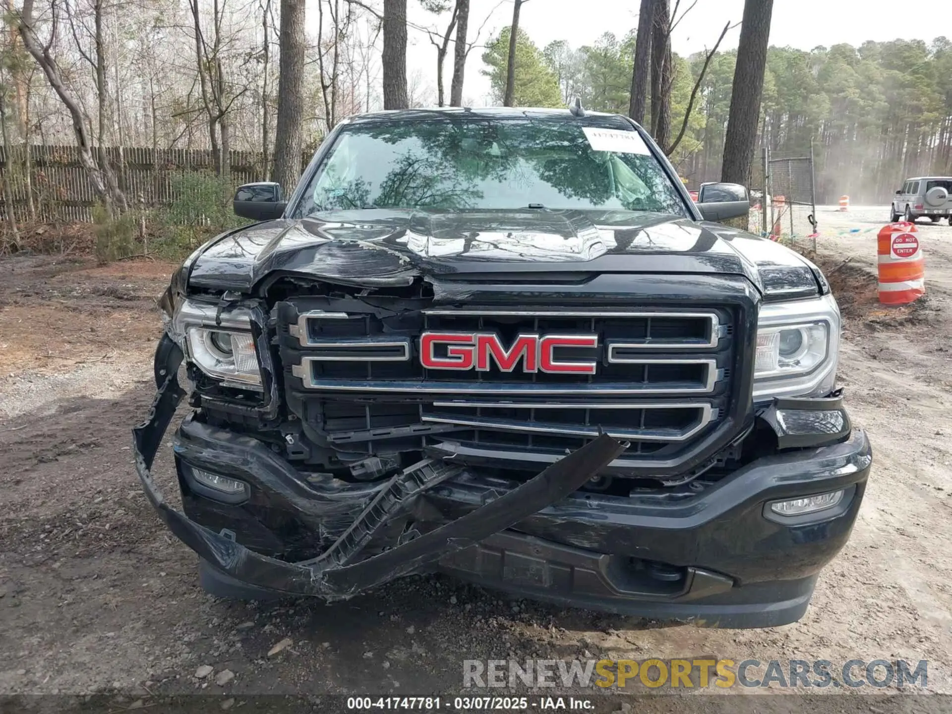 6 fotografías del automóvil dañado 2GTV2LEC2K1241991 GMC SIERRA 1500 LIMITED 2019