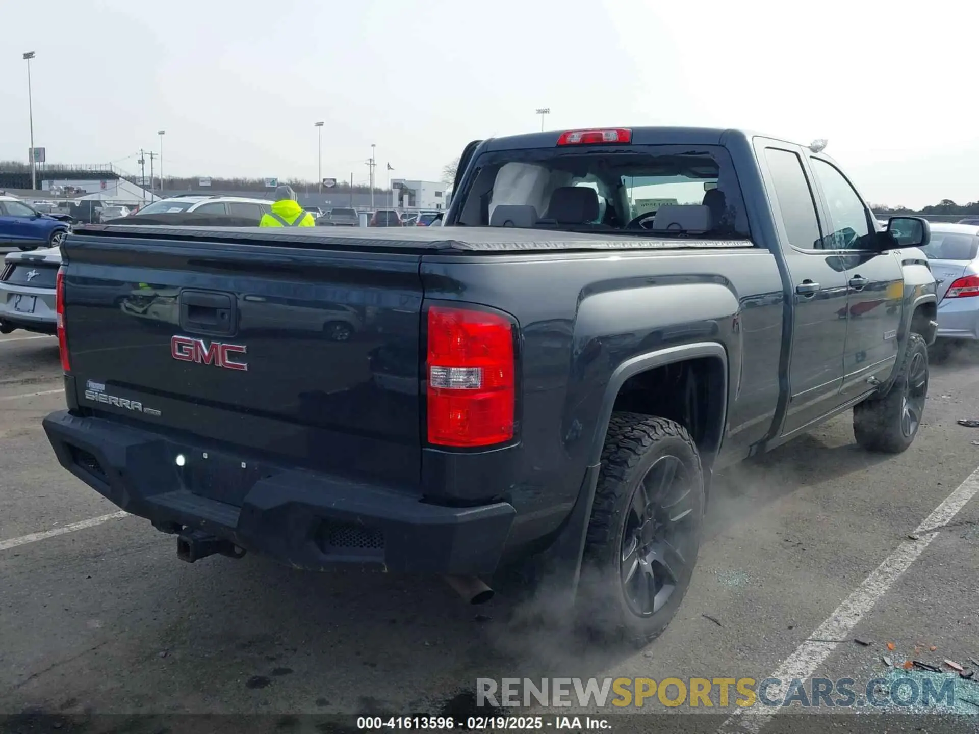 4 fotografías del automóvil dañado 2GTV2LEC8K1156749 GMC SIERRA 1500 LIMITED 2019