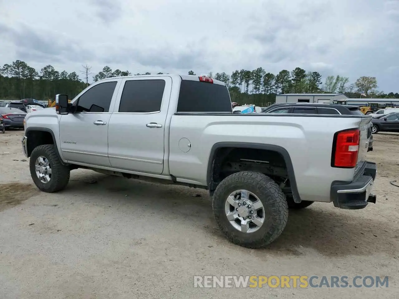 2 fotografías del automóvil dañado 1GT12REY3KF236787 GMC SIERRA 2019