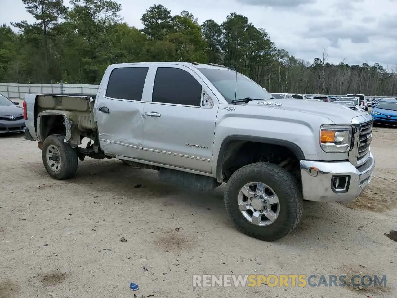 4 fotografías del automóvil dañado 1GT12REY3KF236787 GMC SIERRA 2019