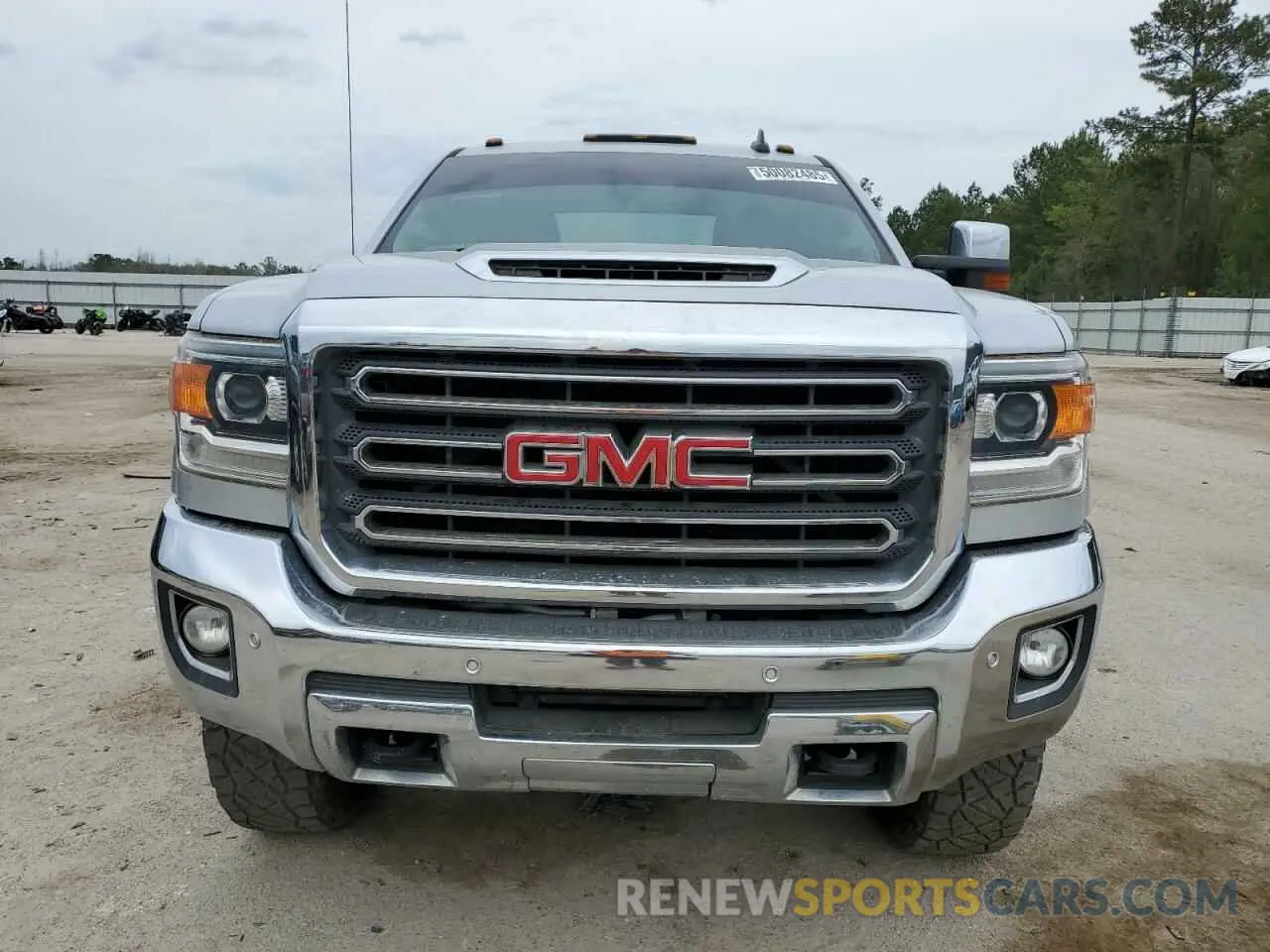 5 fotografías del automóvil dañado 1GT12REY3KF236787 GMC SIERRA 2019
