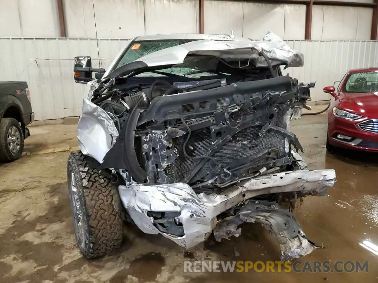 5 fotografías del automóvil dañado 1GT12SEY1KF202113 GMC SIERRA 2019