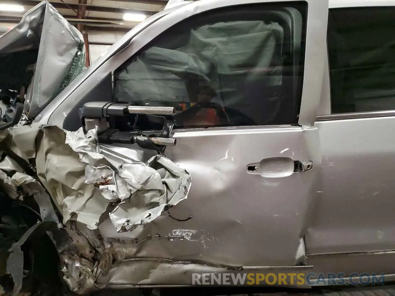 7 fotografías del automóvil dañado 1GT12SEY1KF202113 GMC SIERRA 2019