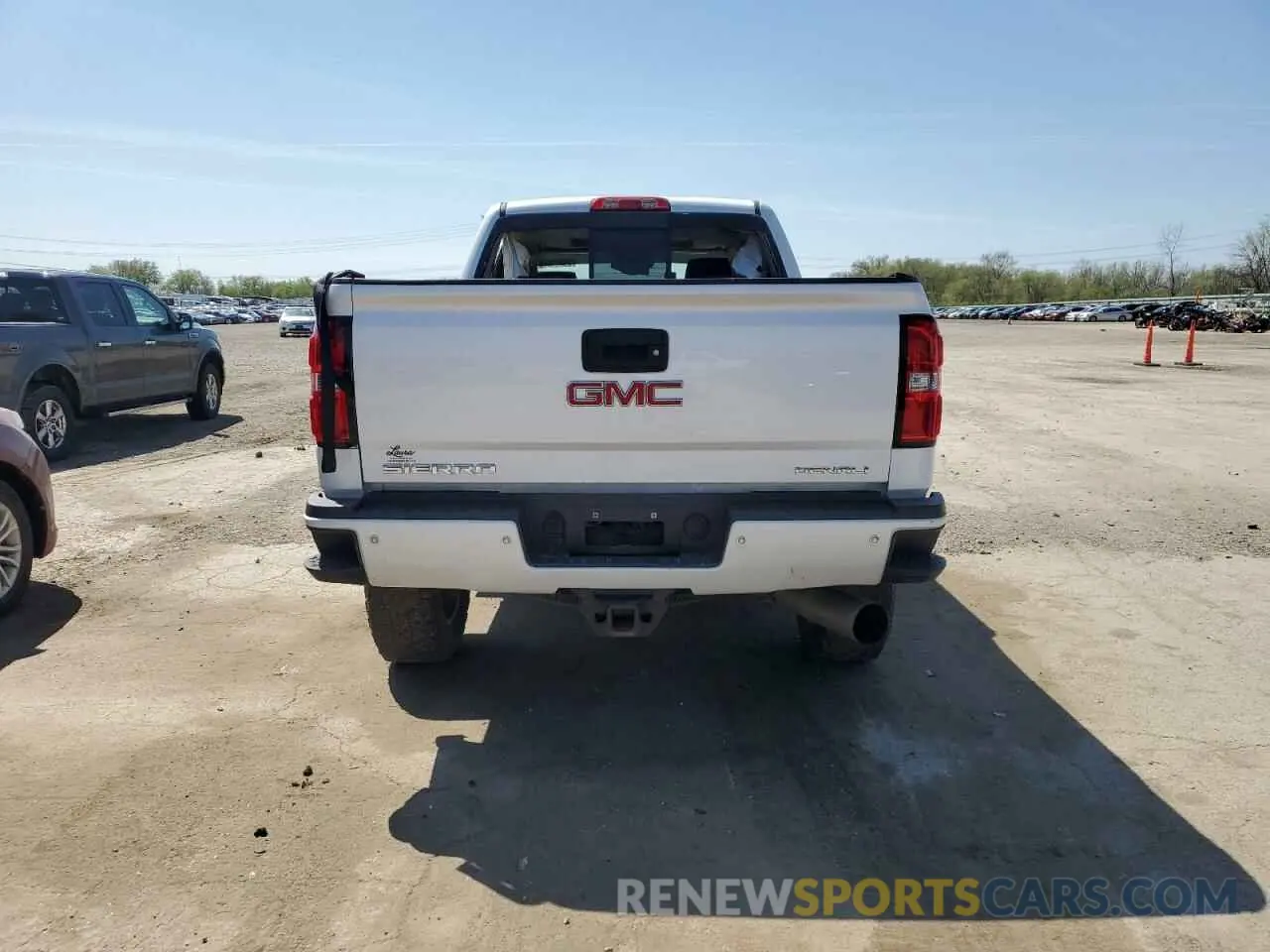 6 fotografías del automóvil dañado 1GT12SEY2KF106040 GMC SIERRA 2019