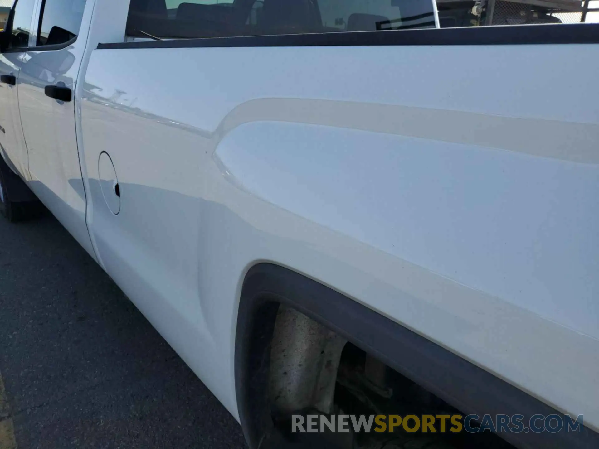 14 fotografías del automóvil dañado 1GT42TCY5KF247562 GMC SIERRA 2019
