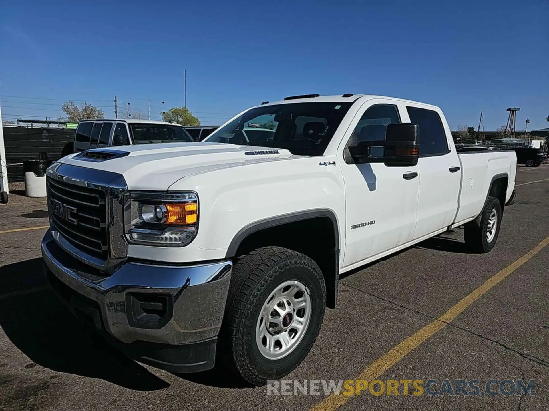 28 fotografías del automóvil dañado 1GT42TCY5KF247562 GMC SIERRA 2019