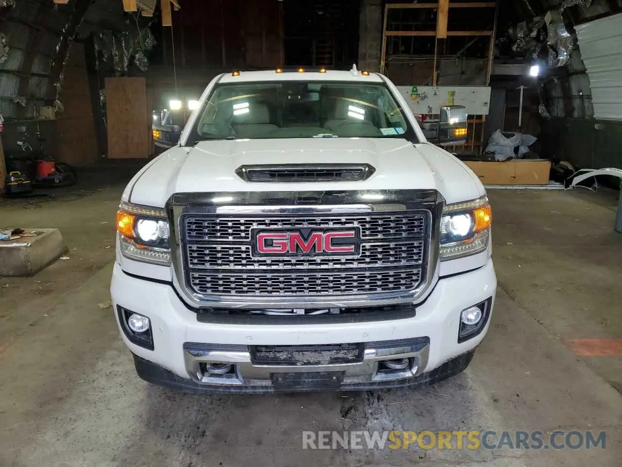 5 fotografías del automóvil dañado 1GT42WEY6KF250694 GMC SIERRA 2019
