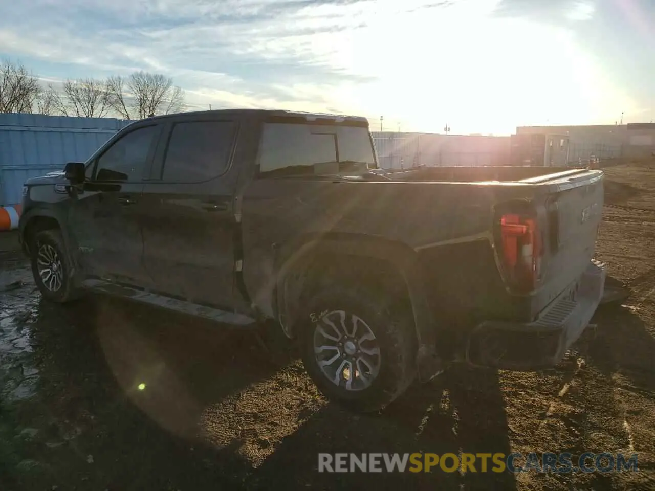 2 fotografías del automóvil dañado 1GTP9EED1KZ132969 GMC SIERRA 2019