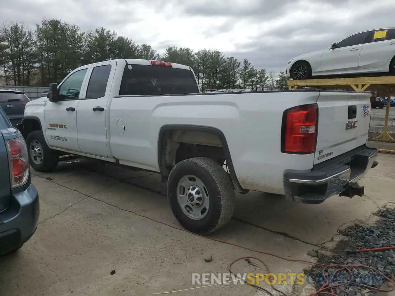 2 fotografías del automóvil dañado 2GT22NEG8K1128063 GMC SIERRA 2019