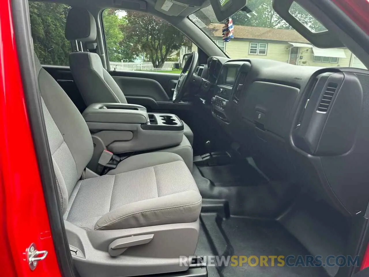 5 fotografías del automóvil dañado 2GTV2LEC1K1187034 GMC SIERRA 2019